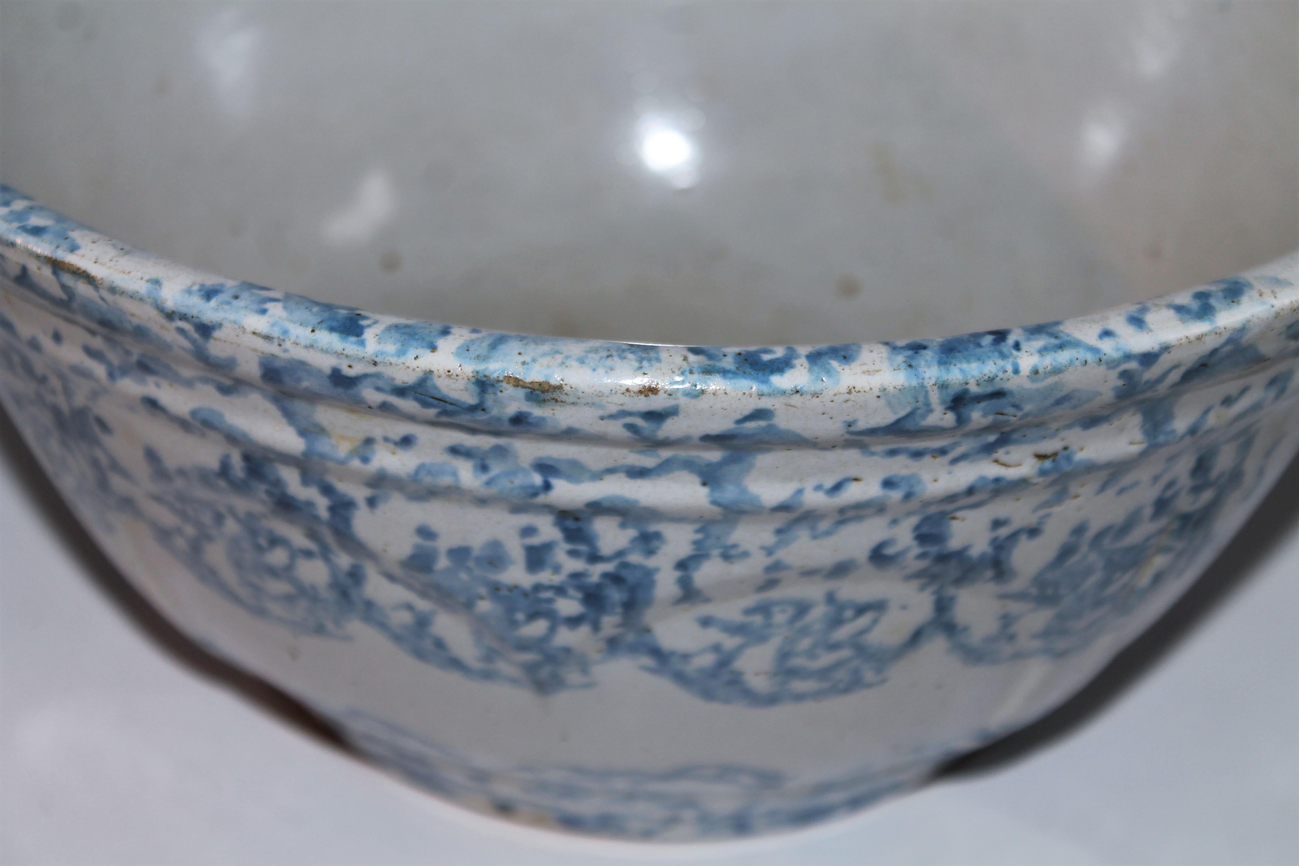 American 19thc Sponge Ware Mixing Bowl For Sale