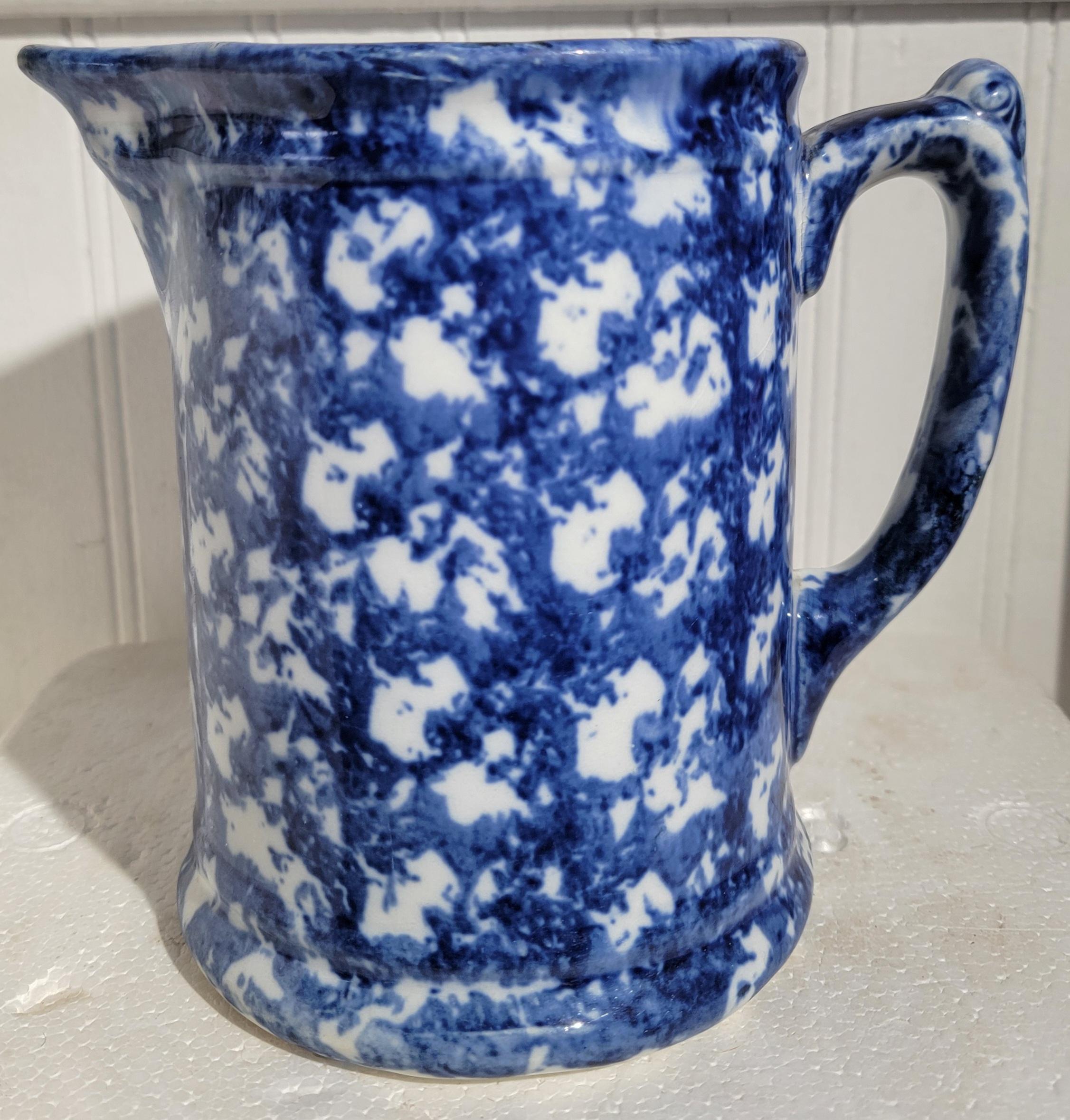 19thc Sponge Ware Pitcher In Good Condition For Sale In Los Angeles, CA