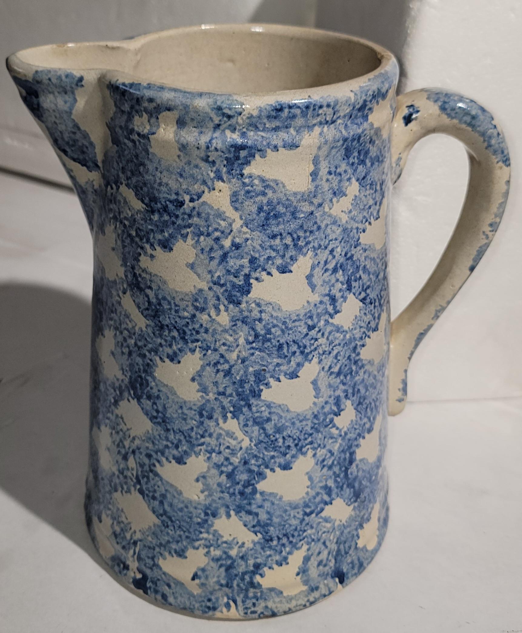 19Thc Sponge Ware  Smoke Ring Pattern Pitcher In Good Condition For Sale In Los Angeles, CA