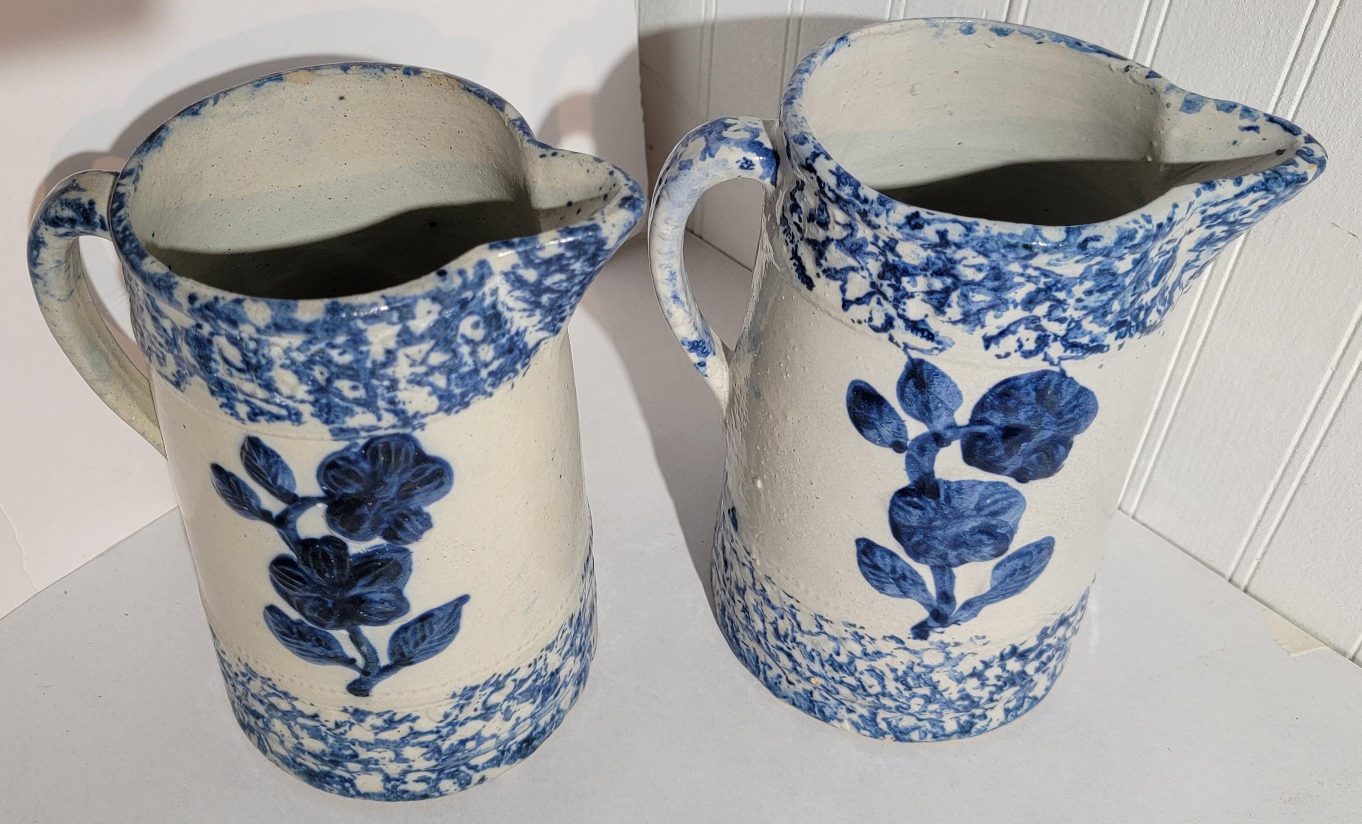 Américain Pichets en éponge du 19e siècle avec motif floral en vente