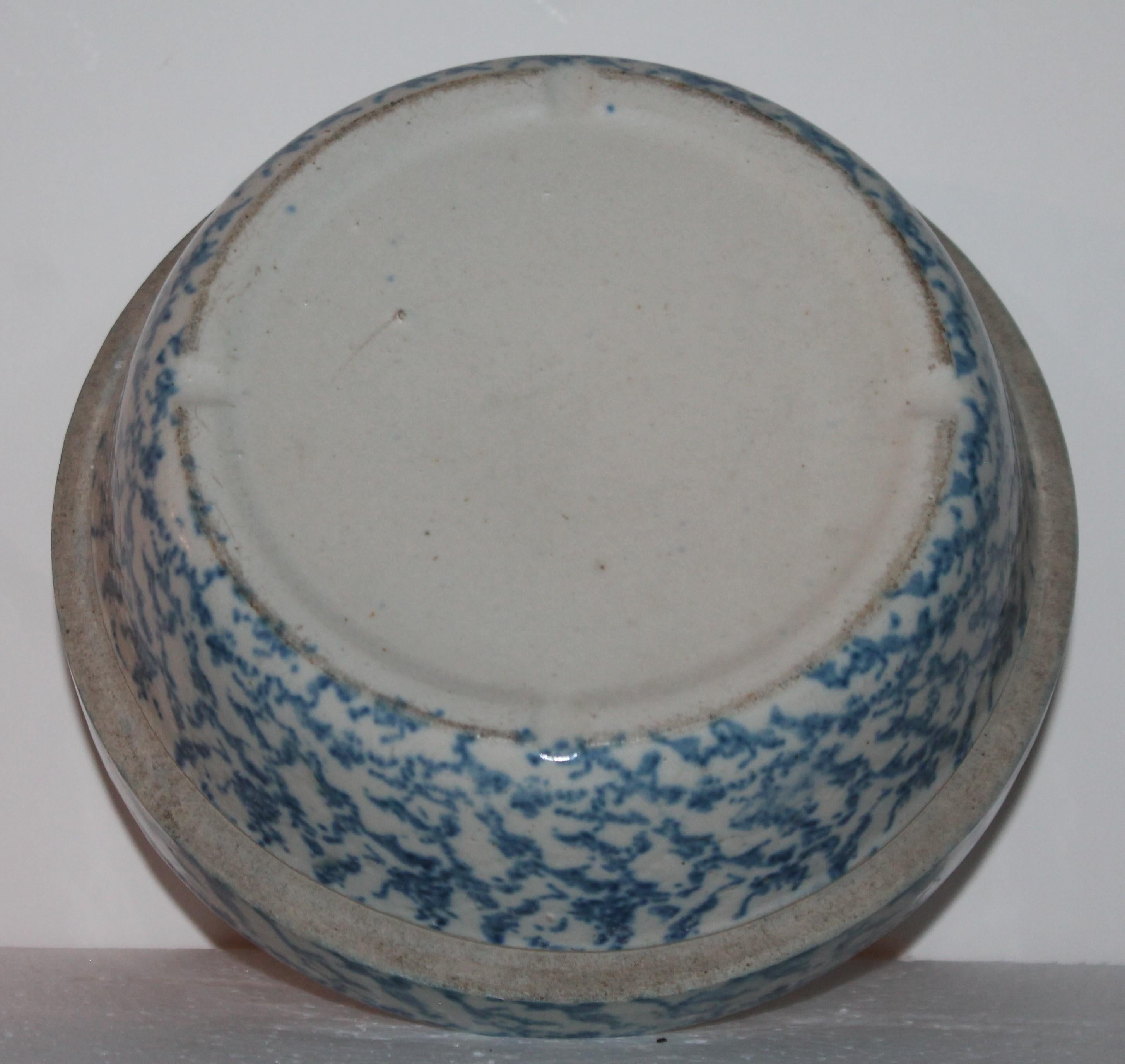 Hand-Crafted 19th Century Sponge Ware Pottery Bake Dishes For Sale