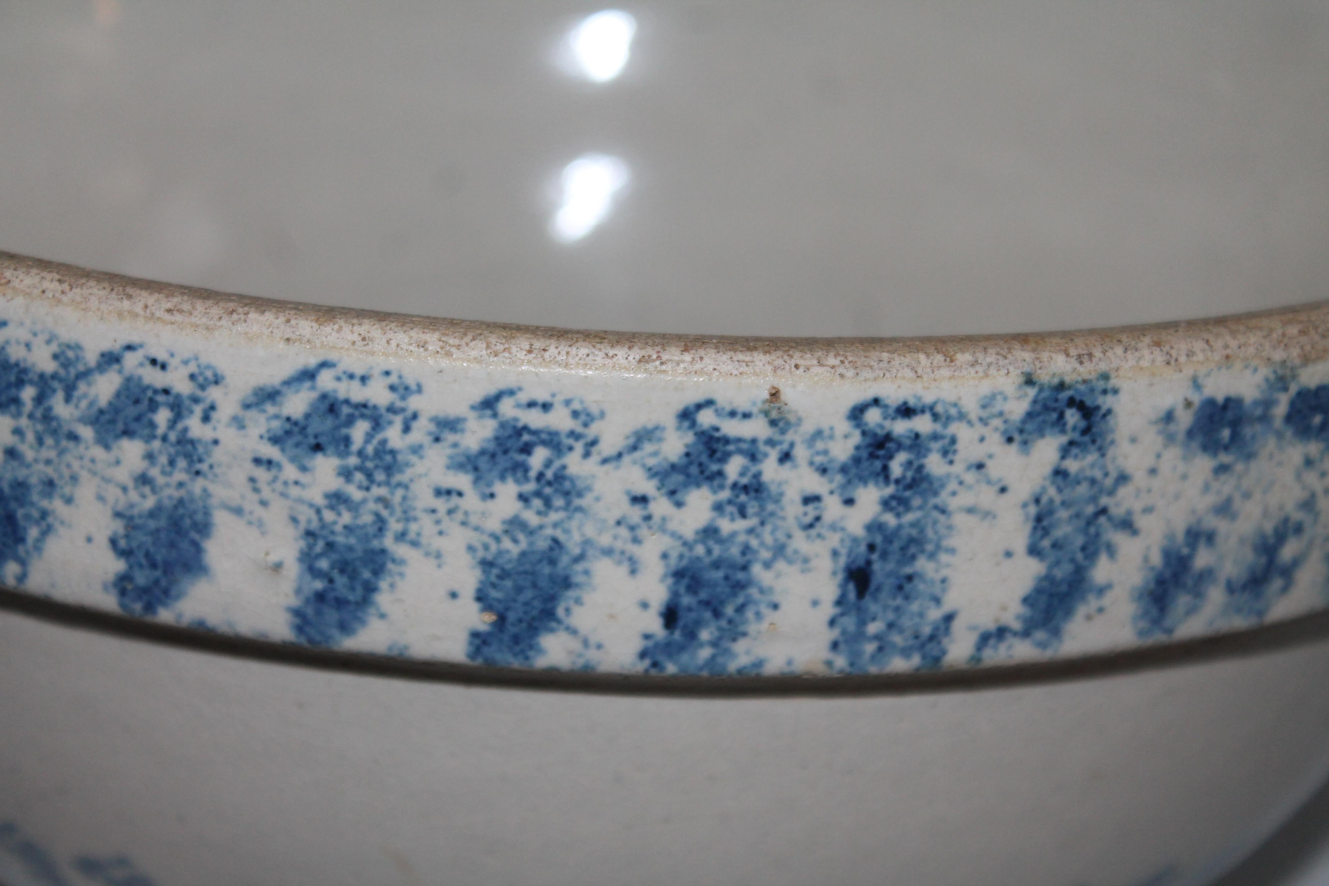 what is spongeware pottery