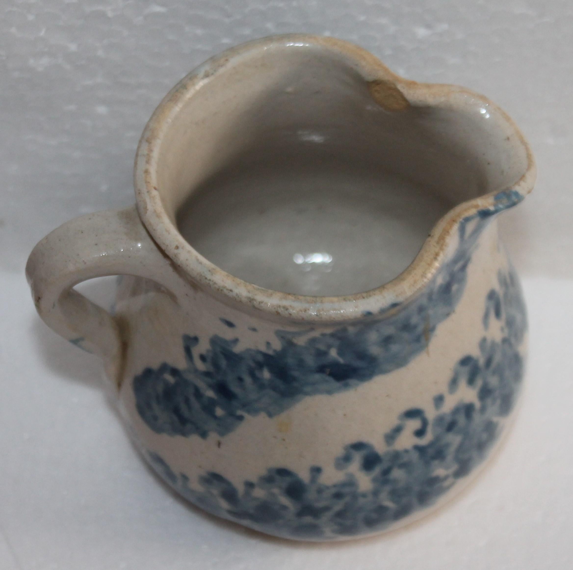 19th Century Sponge Ware Pottery Cream Pitcher In Good Condition In Los Angeles, CA