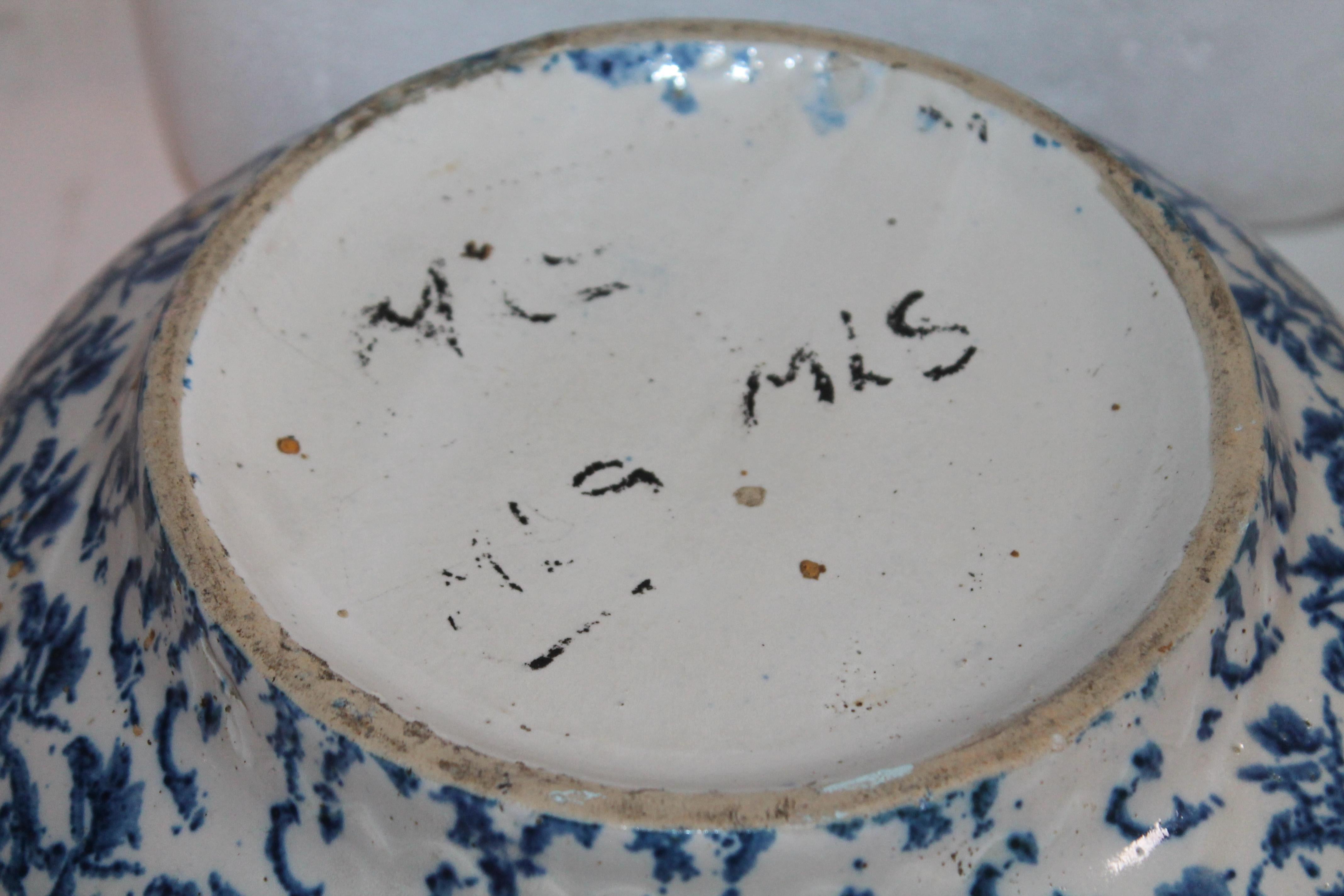 19th Century Sponge Ware Pottery Mixing Bowl For Sale 1
