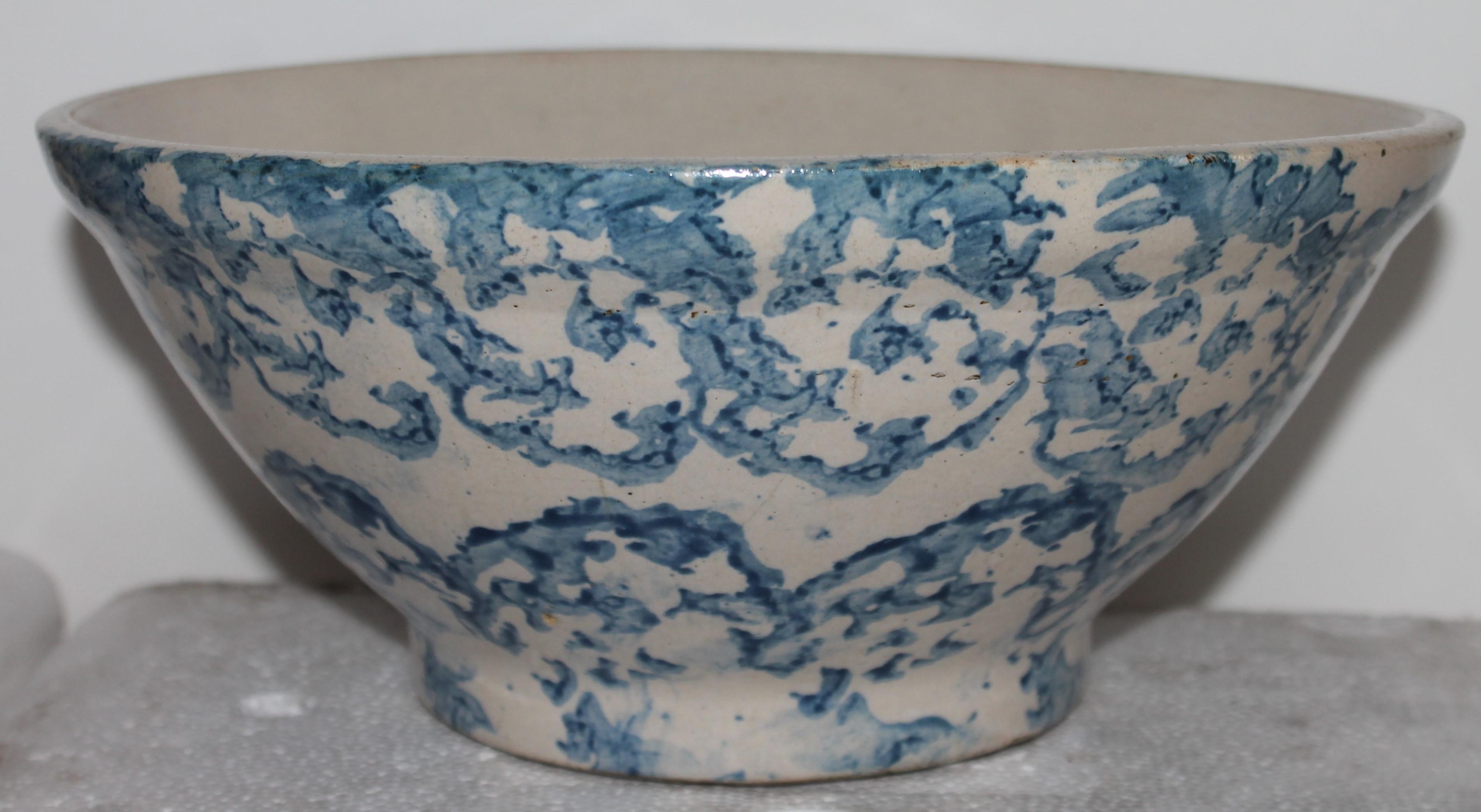 American 19Thc Sponge Ware Pottery Mixing Bowls, Pair For Sale