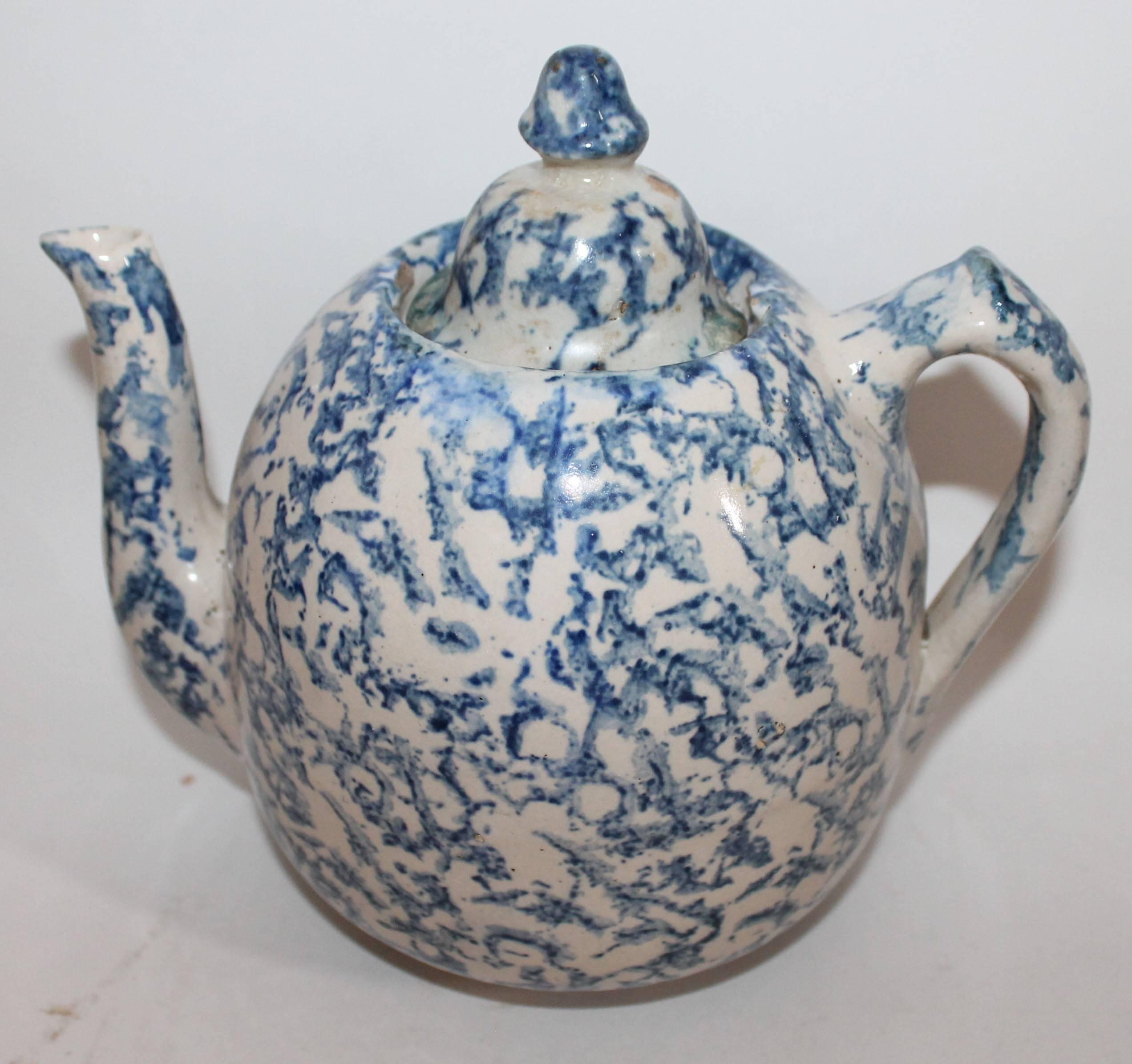 American 19th Century Spongeware Tea Pot / Rare