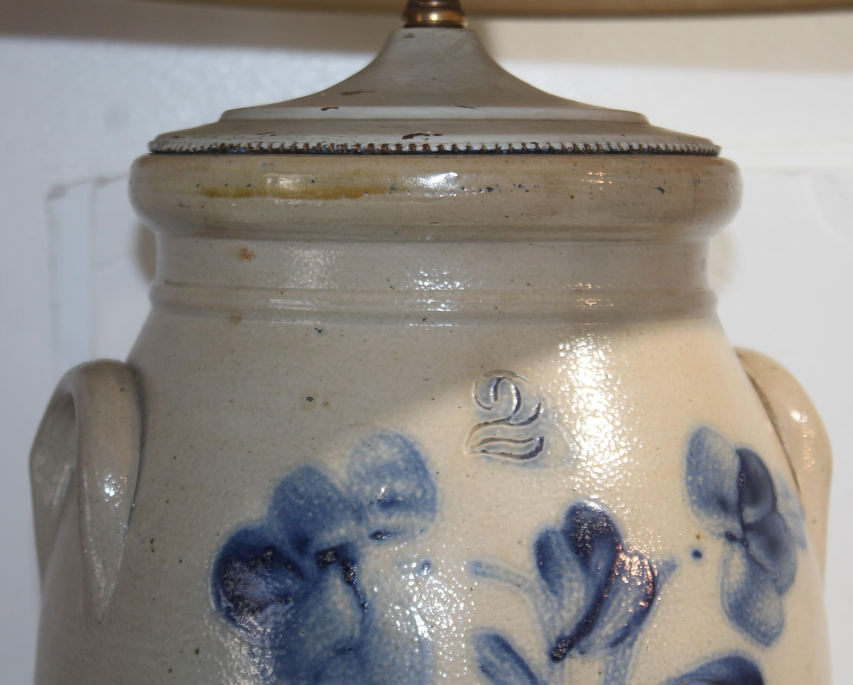 Vase de lampe de table en grès du 19e siècle en vente 1