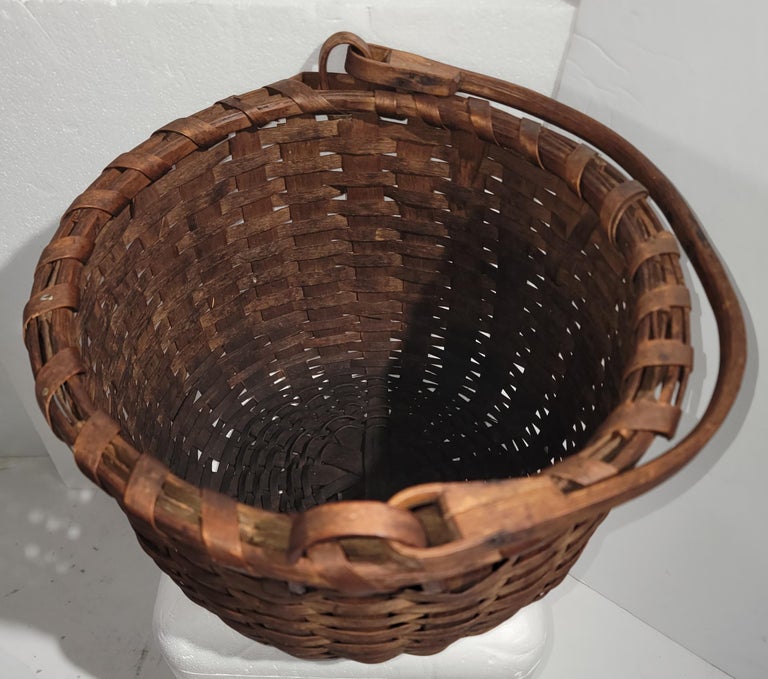 19th C Swing Handled Baskets from New England In Good Condition For Sale In Los Angeles, CA