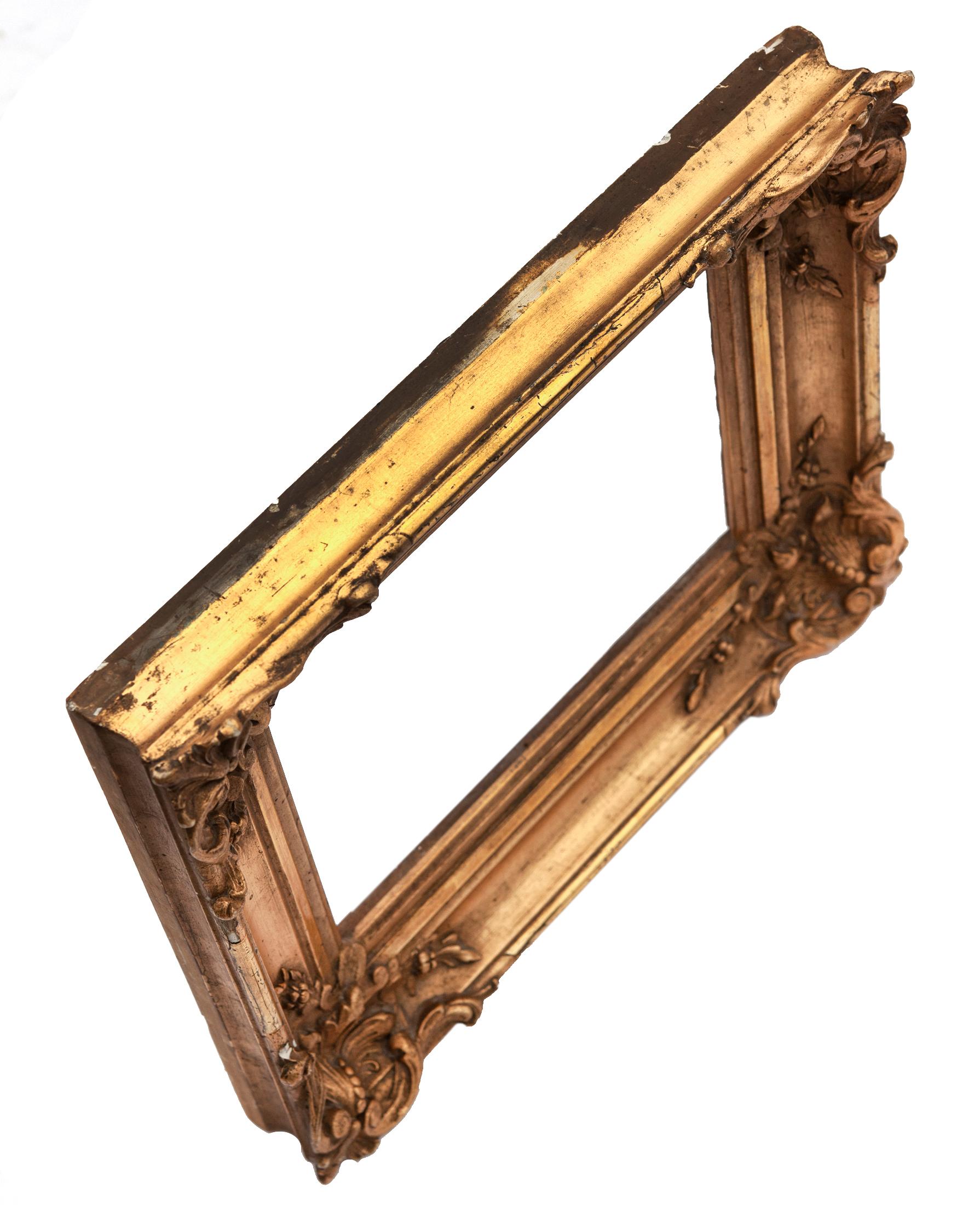 Miroir biseauté en bois doré de style baroque suisse du 19e siècle en vente 2