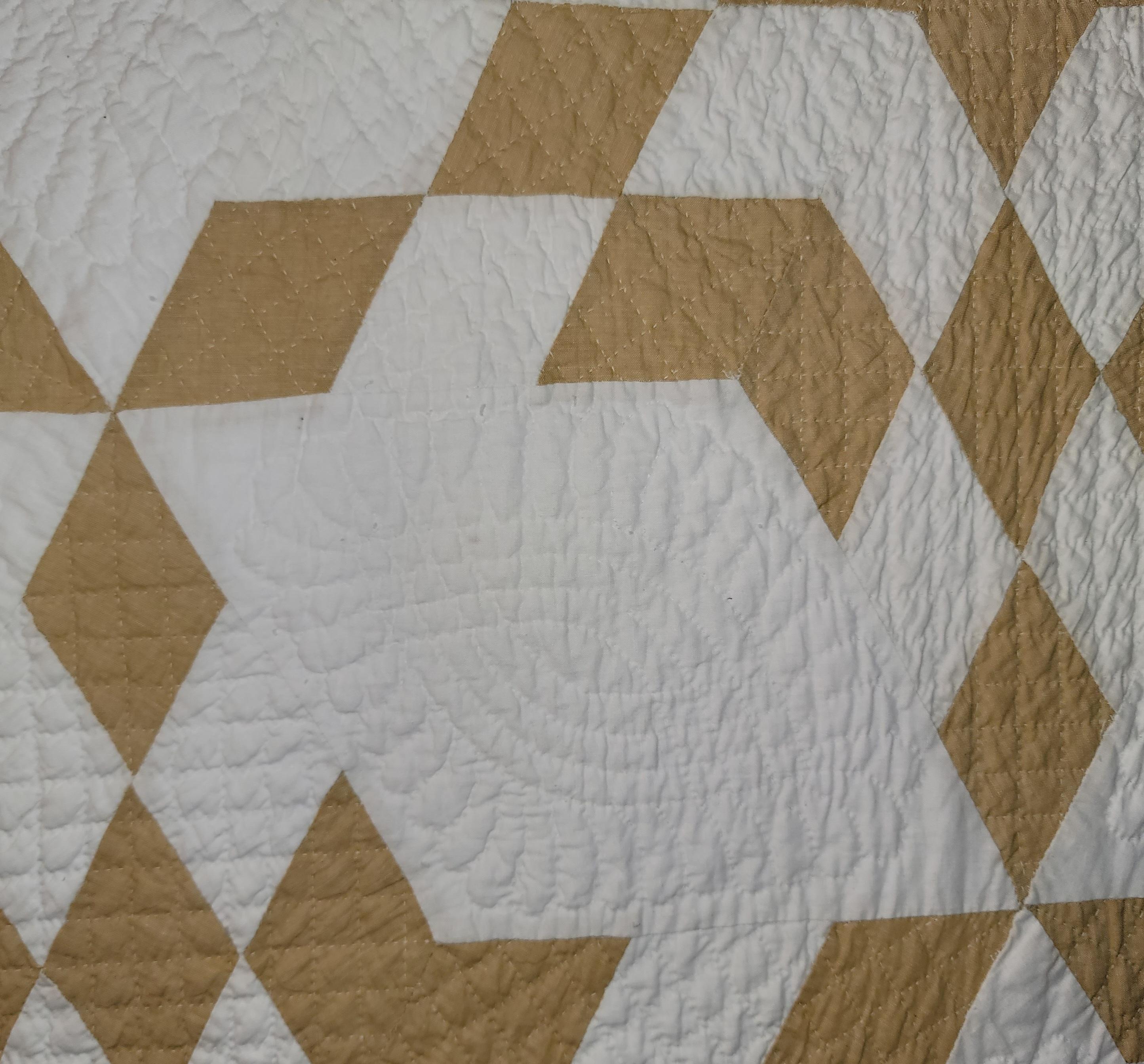 American 19Thc Tan & White Star Variation Quilt For Sale
