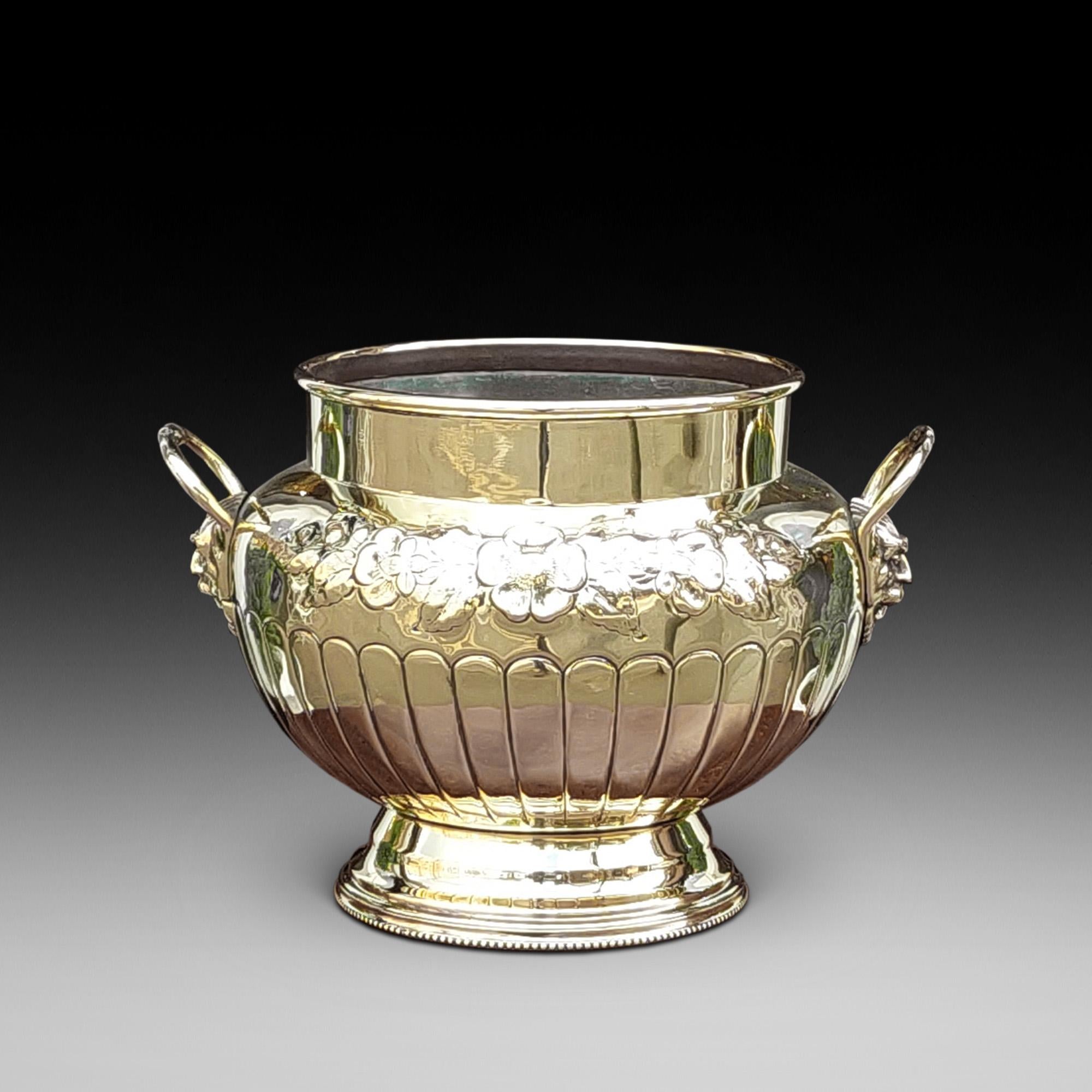 Vittoriano Fioriera vittoriana in ottone del XIX secolo in vendita