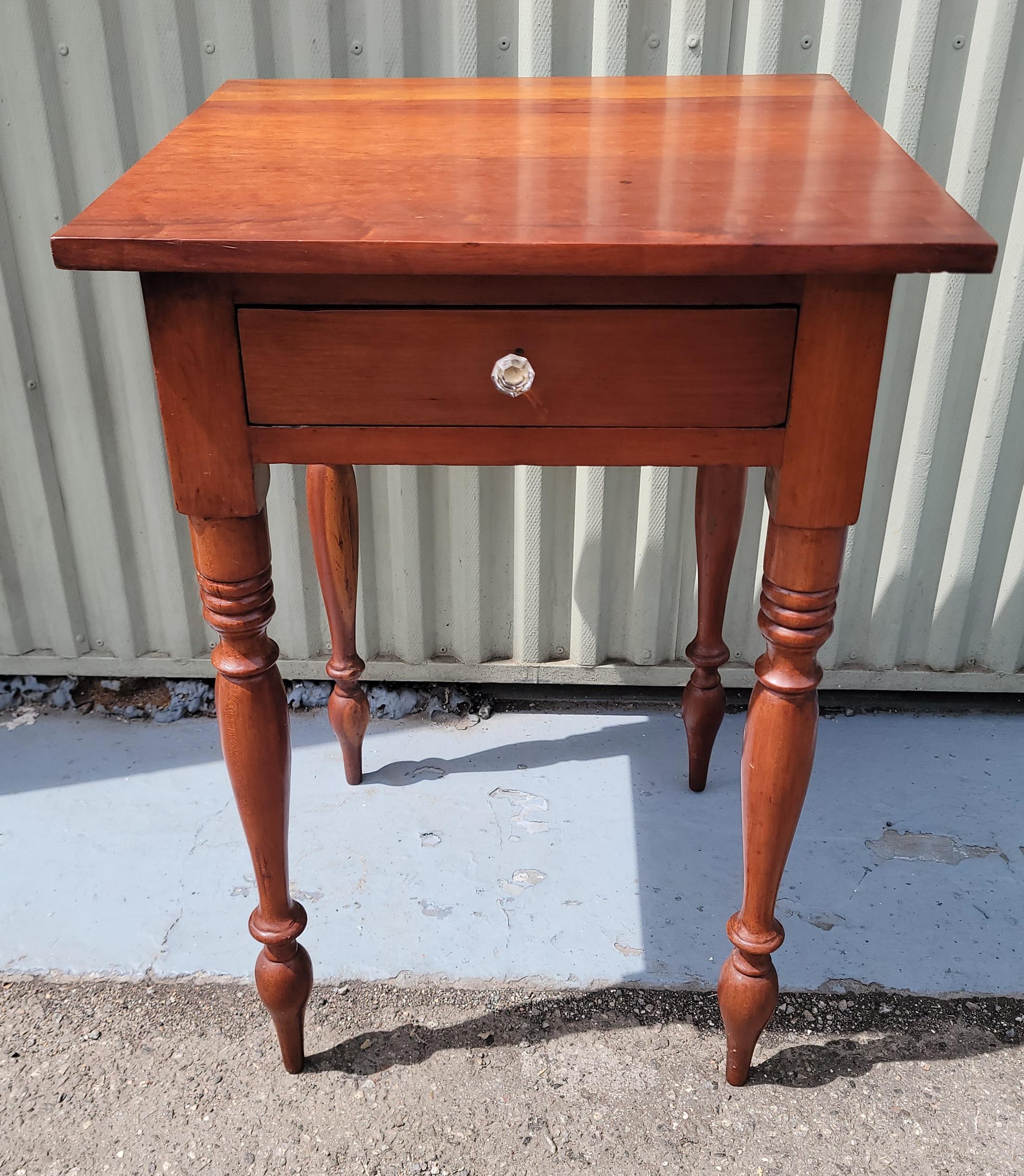 American Classical 19th Century Walnut Side Table from Pennsylvania For Sale
