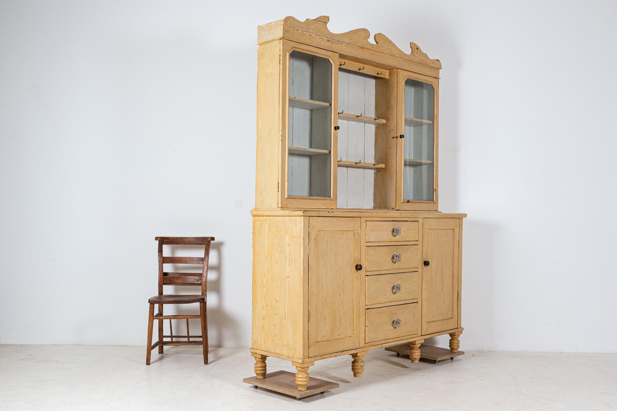 19thC Welsh Grained Painted Pine Dresser In Good Condition In Staffordshire, GB