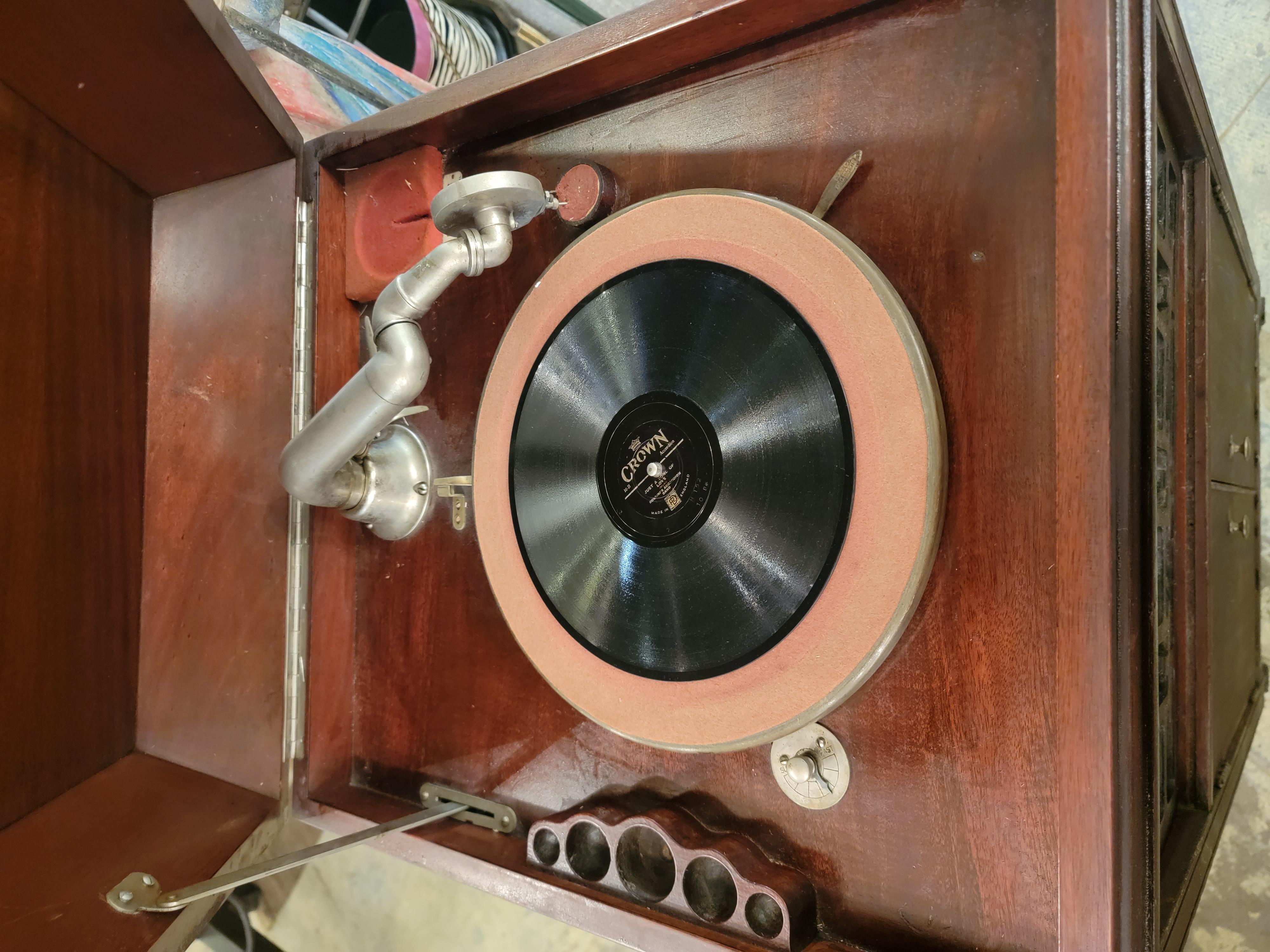19thc Wind Up Phonographer Blake and Collender Record Music Box In Good Condition In Pasadena, CA
