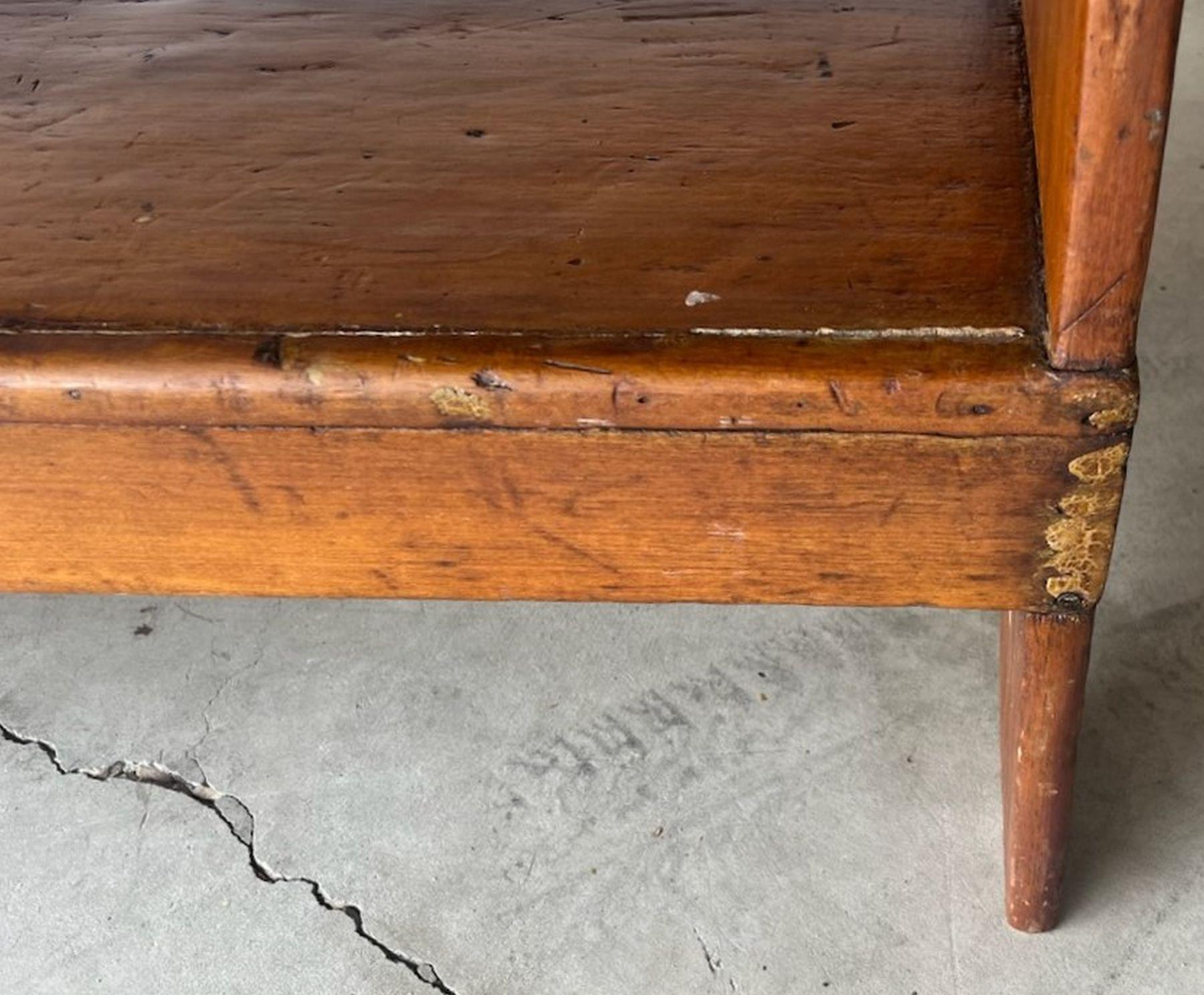 Adirondack Table de ferme/ table basse en bois à plateau surélevé du 19e siècle de la Nouvelle-Angleterre en vente