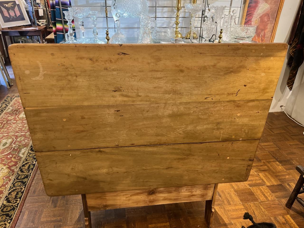 American 19thc Wooden Lift top Farm Table/ Coffee Table from New England For Sale