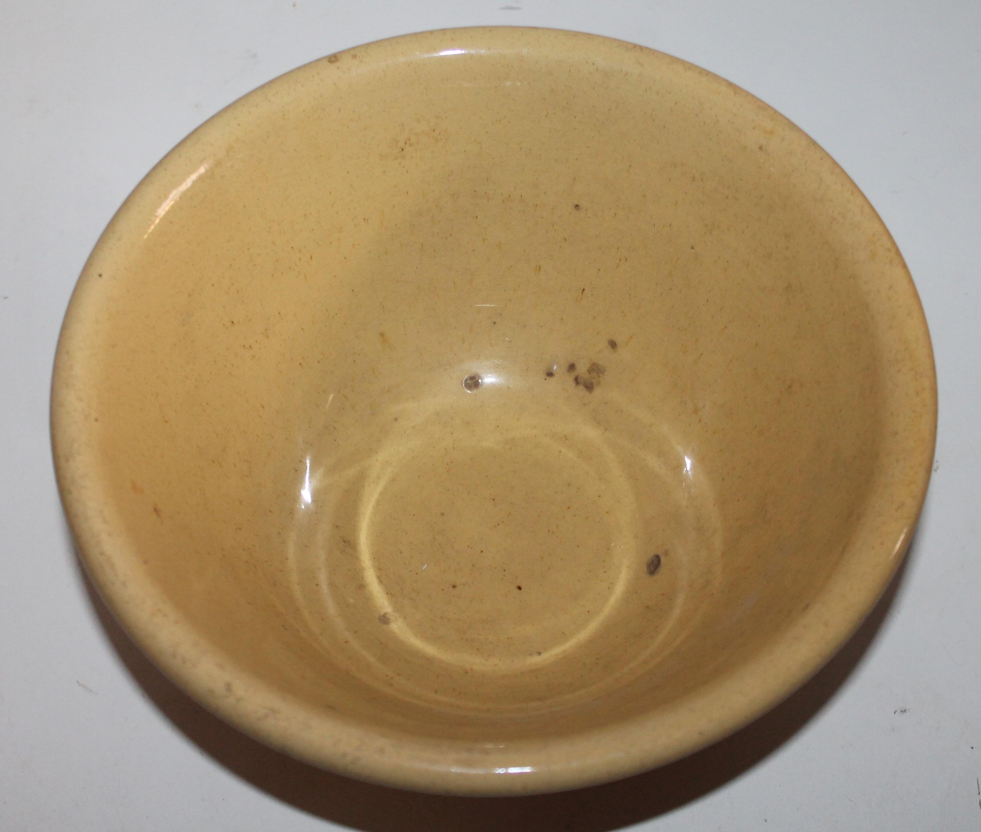 American 19th Century Yellow Ware Mocha Bowl For Sale