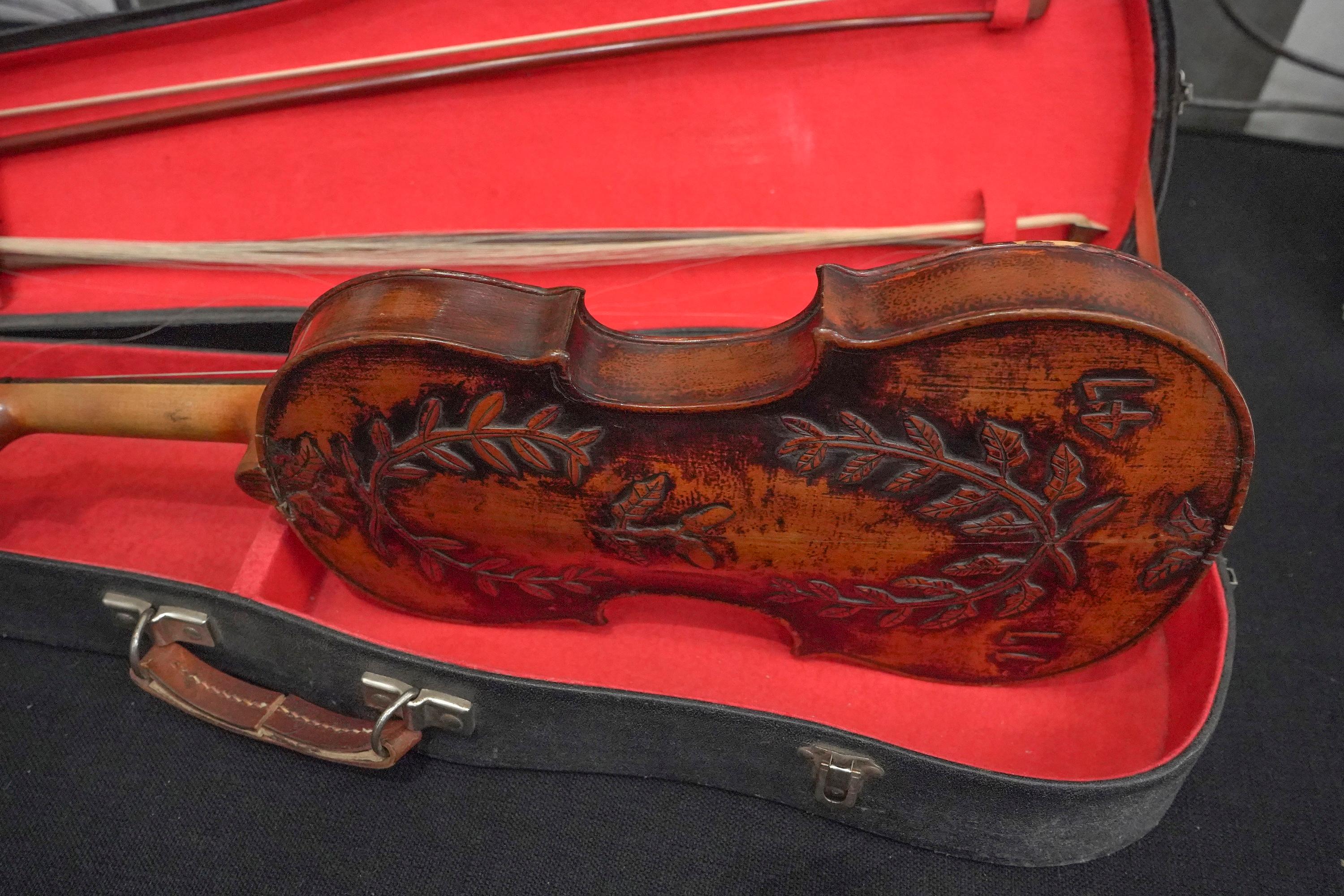 Wood 19th Century Carlo Bergonzi Luthier Style Violin, with Label, circa 1860