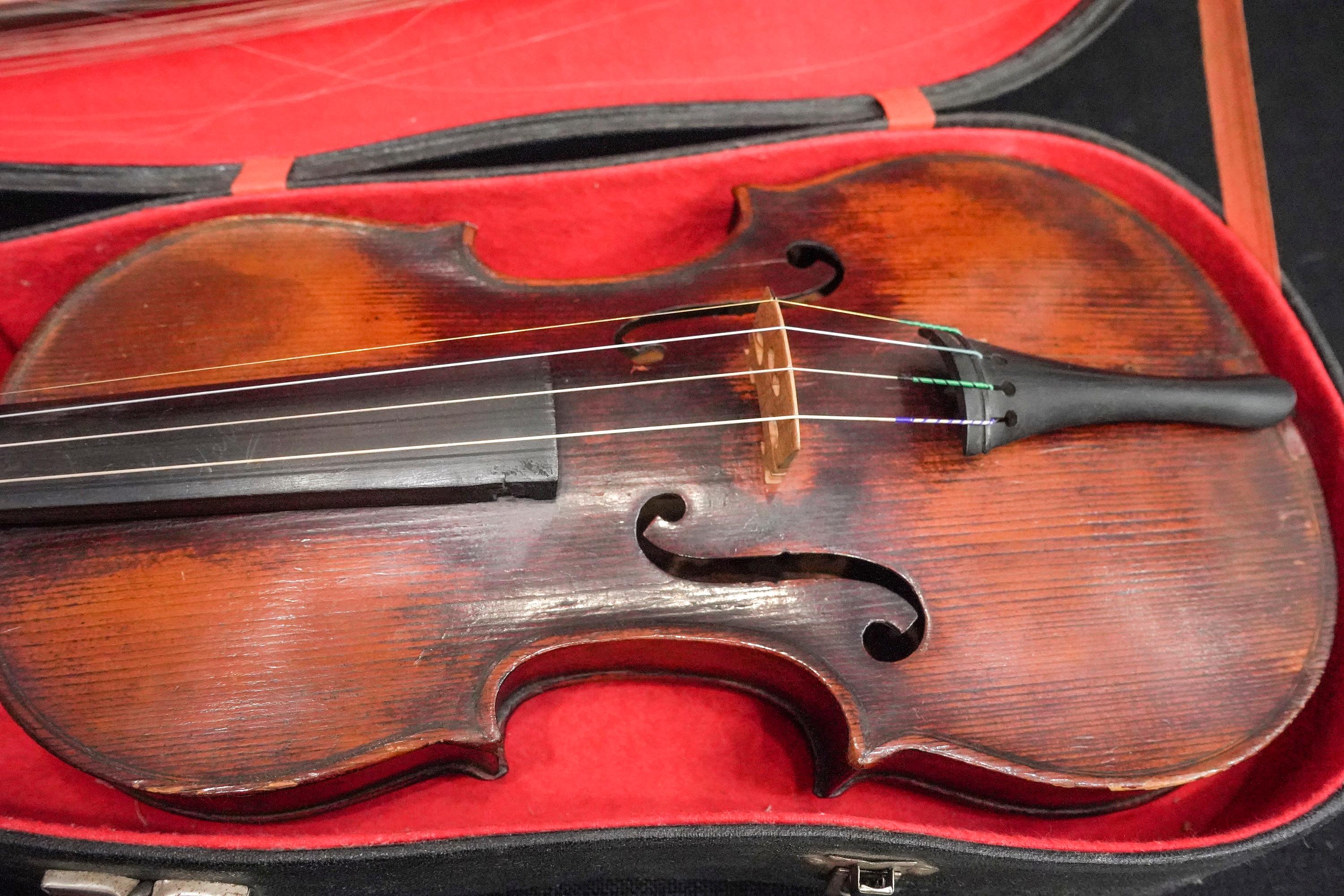 Italian 19th Century Carlo Bergonzi Luthier Style Violin, with Label, circa 1860