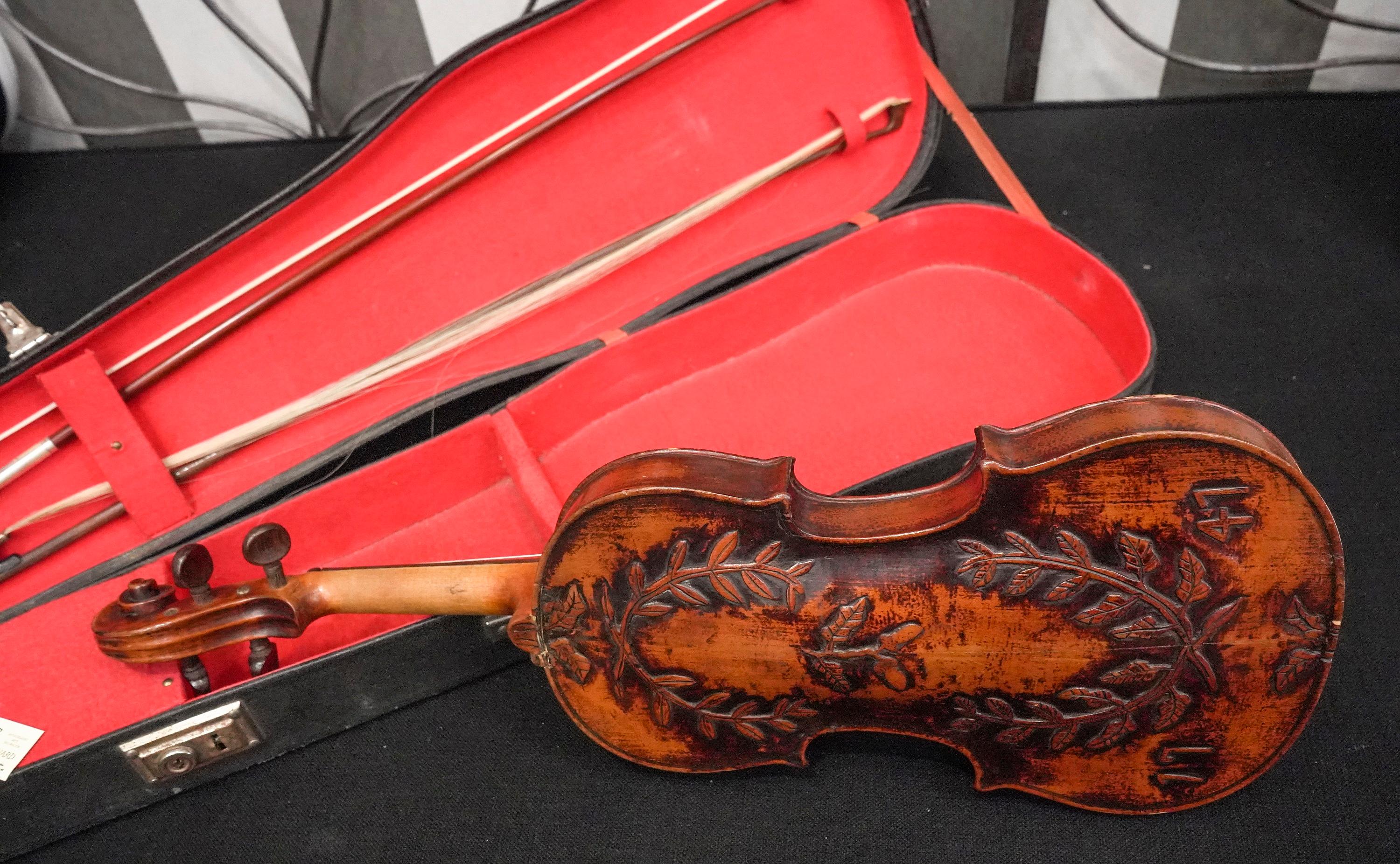 19th Century Carlo Bergonzi Luthier Style Violin, with Label, circa 1860 In Good Condition In Valladolid, ES