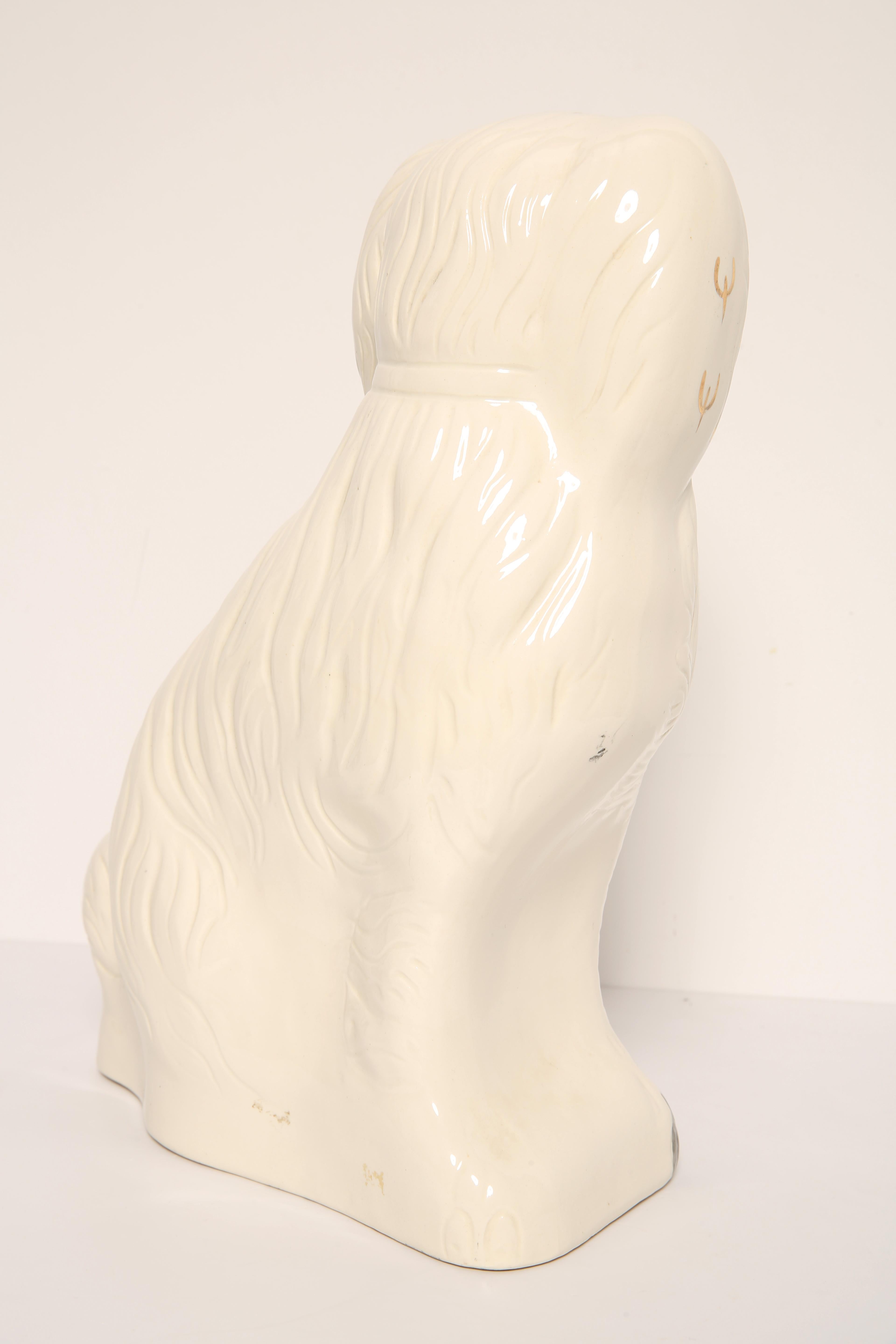 Sculpture de chien Yorkshire du 19ème siècle Staffordshire Angleterre des années 1960 en vente 1