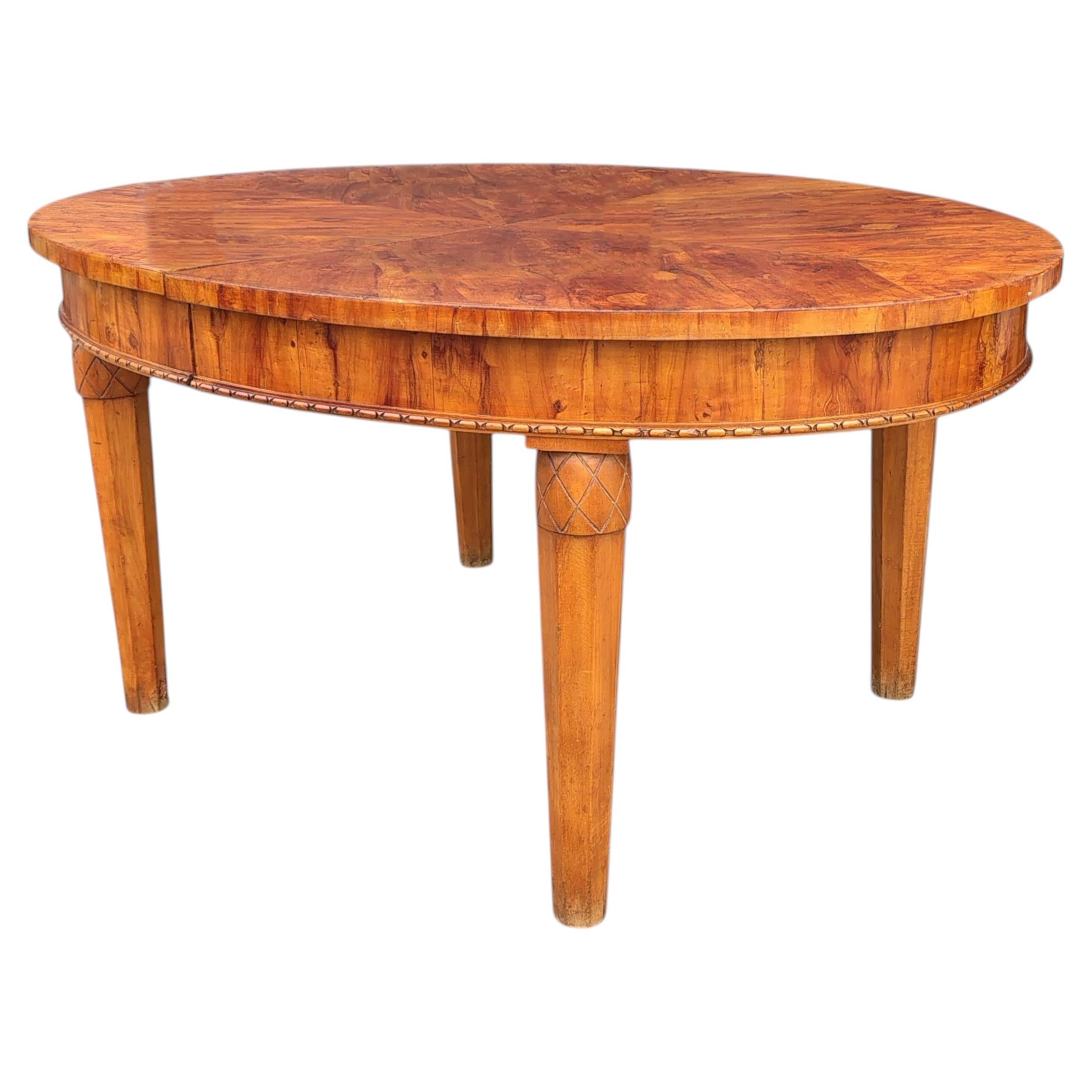 19th-Century Extendable Walnut Dining Table - Italy