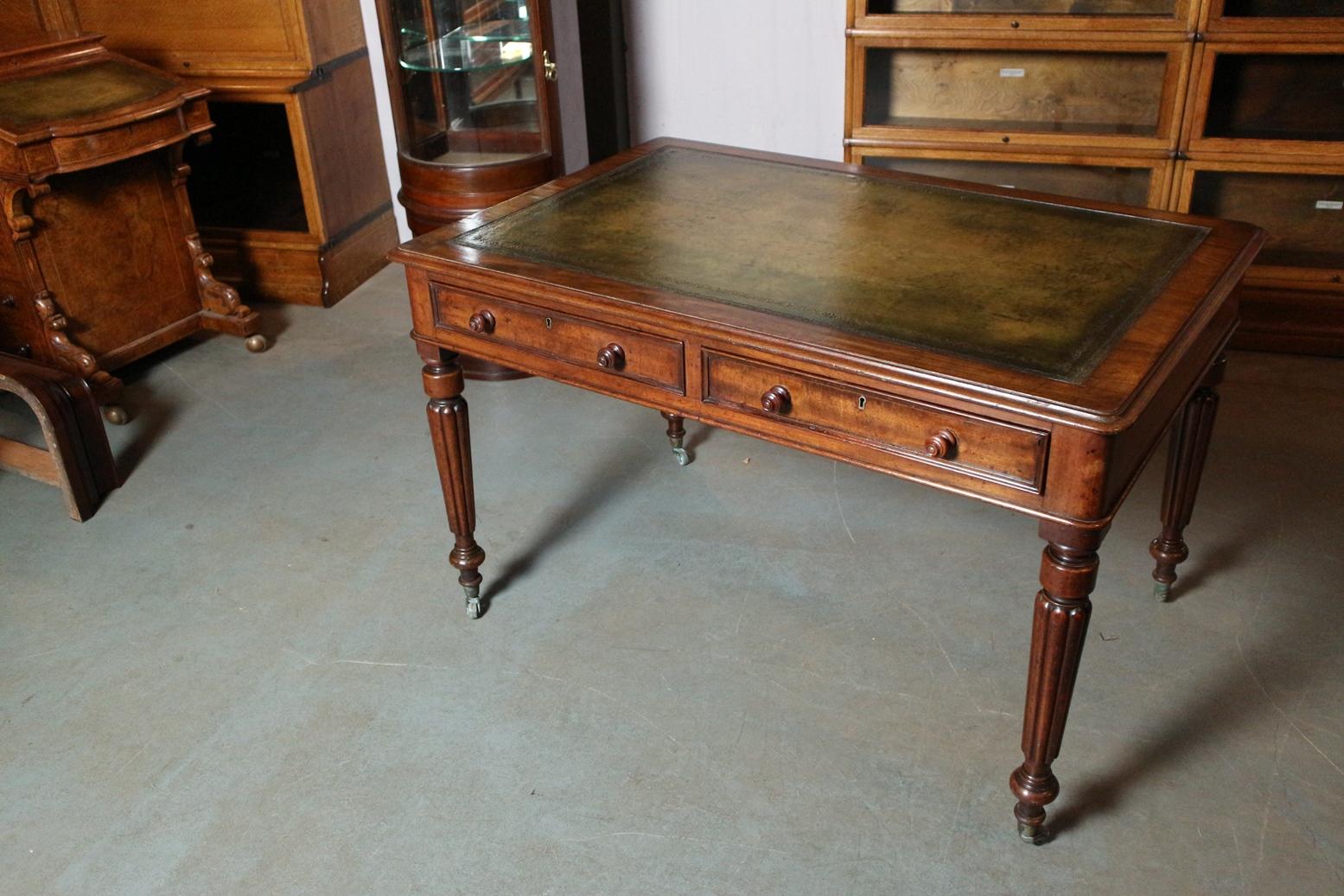 19th Century Victorian Writing Table For Sale at 1stDibs