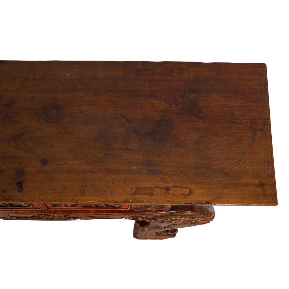 Table d'entrée/table d'entrée chinoise ancienne du 19ème siècle en laque rouge sculptée en vente 4