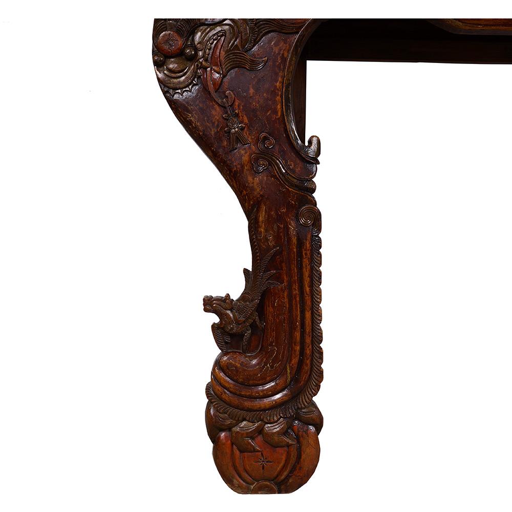 Sculpté Table d'entrée/table d'entrée chinoise ancienne du 19ème siècle en laque rouge sculptée en vente