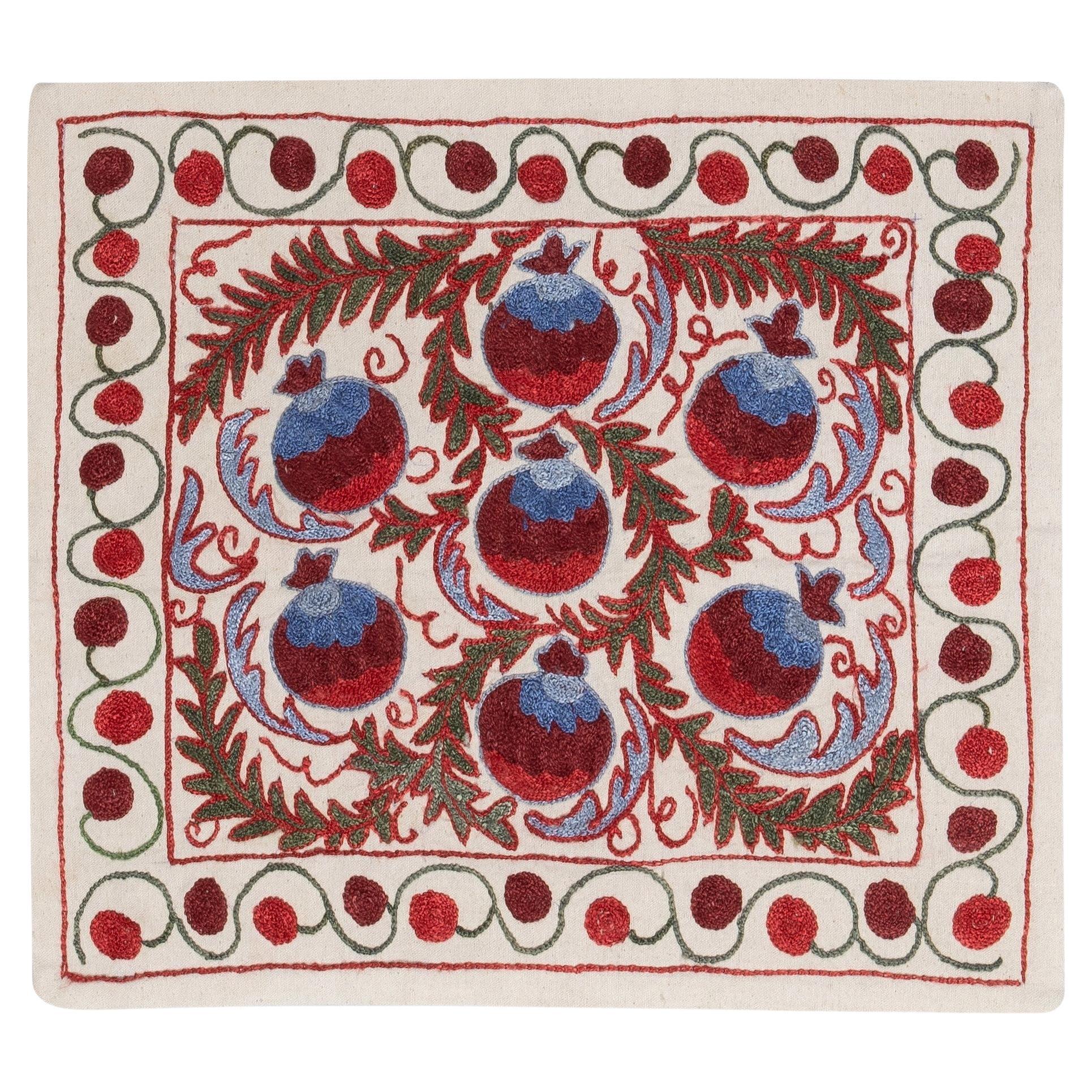 Copricuscino decorativo in seta ricamata Suzani dell'Uzbekistan 19 "x17