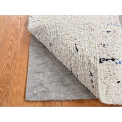 1'9"x1'9" Ivory, 100% Wool, Hand Knotted, Thick Chunky Texture, Square Rug