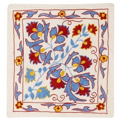 Couvercle de coussin Suzani en soie multicolore brodée à la main 19""x19" d'Ouzbékistan