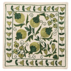 19 "x19" Suzani de seda tradicional de Uzbekistán. Funda de cojín bordada a mano