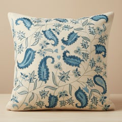 Funda de almohada bordada de seda 100% de 19 "x20". Cojín hecho a mano. Cojín Azul