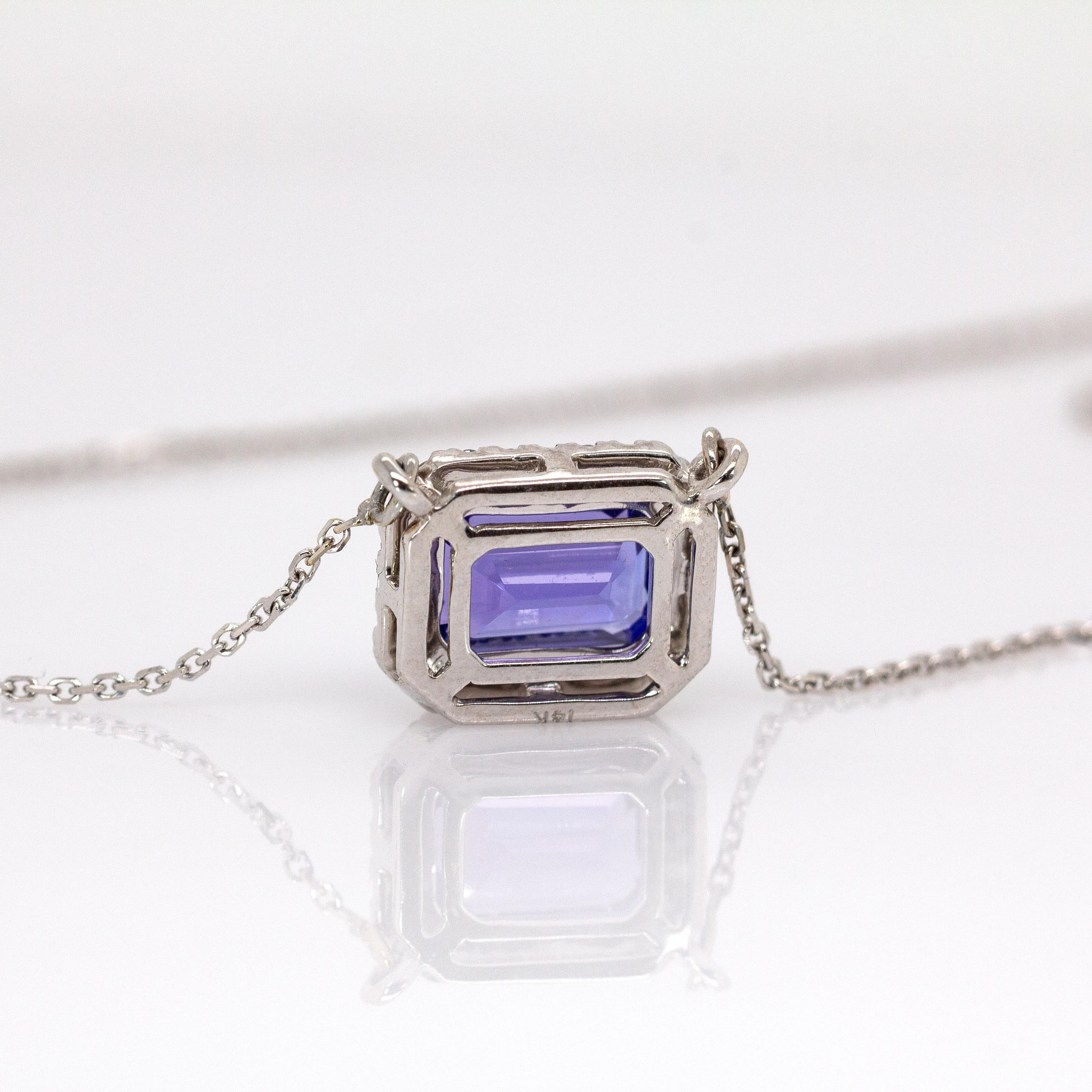 Collier de 1ct AAA Tanzanite avec halo de diamant Nature en or blanc 14K  EM 7x5mm en vente 1