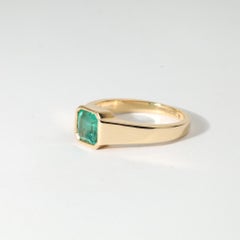 1ct Asscher-Cut Natural Emerald Signet Ring in 18K Yellow Gold - Unisex Band