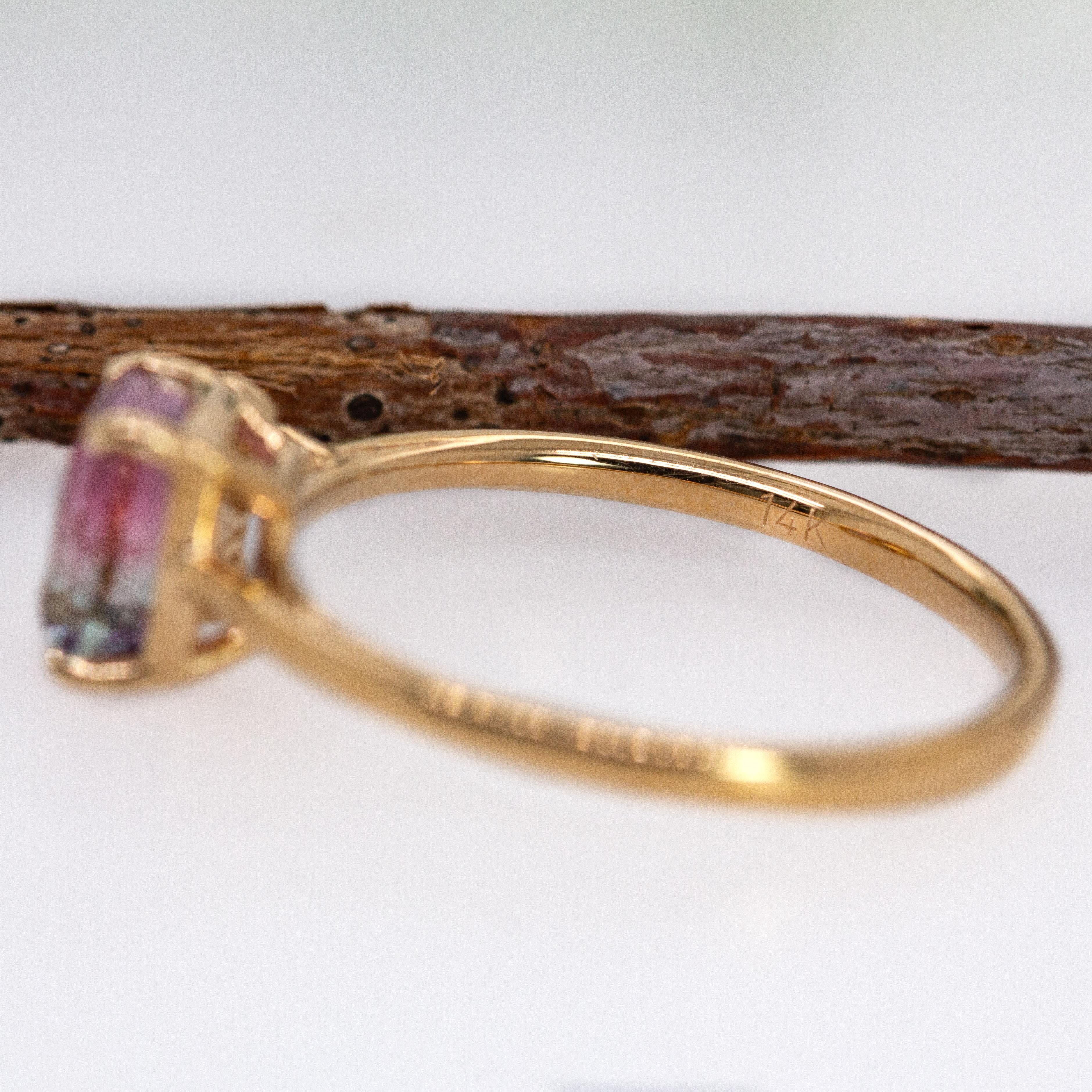 Anello in oro massiccio 14K con tormalina bicolore e diamanti accentati estratti dalla terra, 1ct in vendita 1