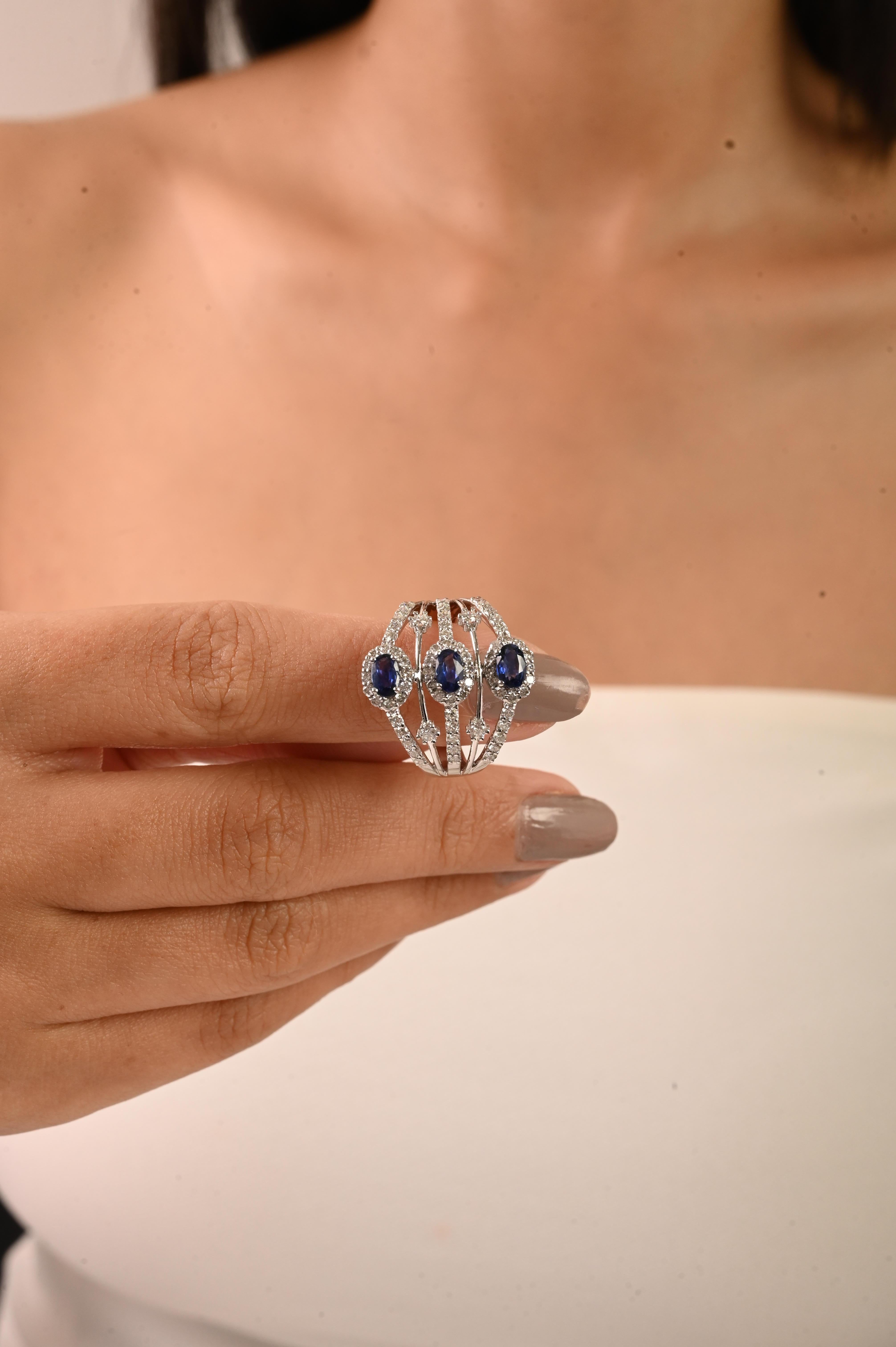 Im Angebot: 1Kt Blauer Saphir & Diamant Multi-Band Cocktail Ring in 14K Weißgold Schmuck () 10