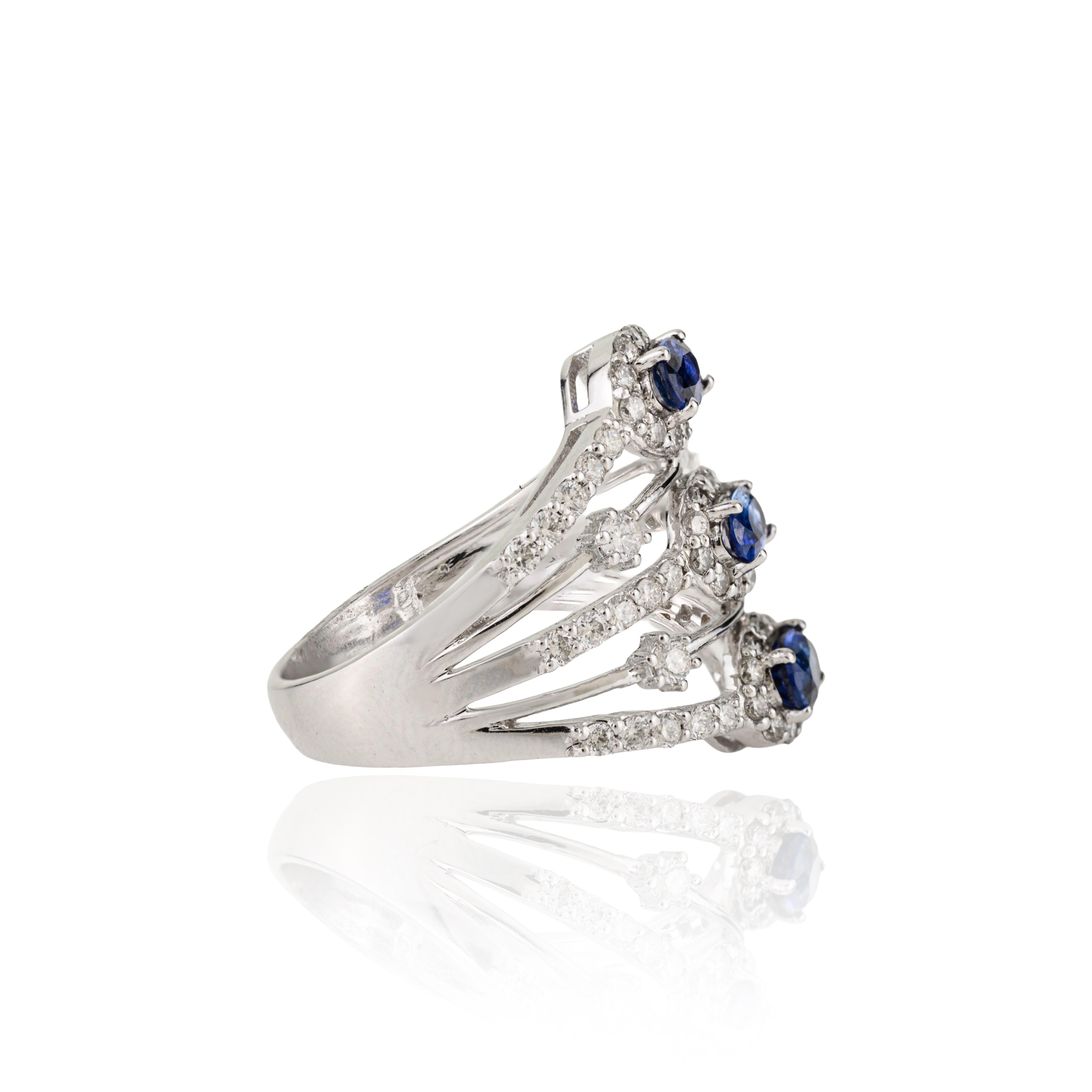 Im Angebot: 1Kt Blauer Saphir & Diamant Multi-Band Cocktail Ring in 14K Weißgold Schmuck () 5