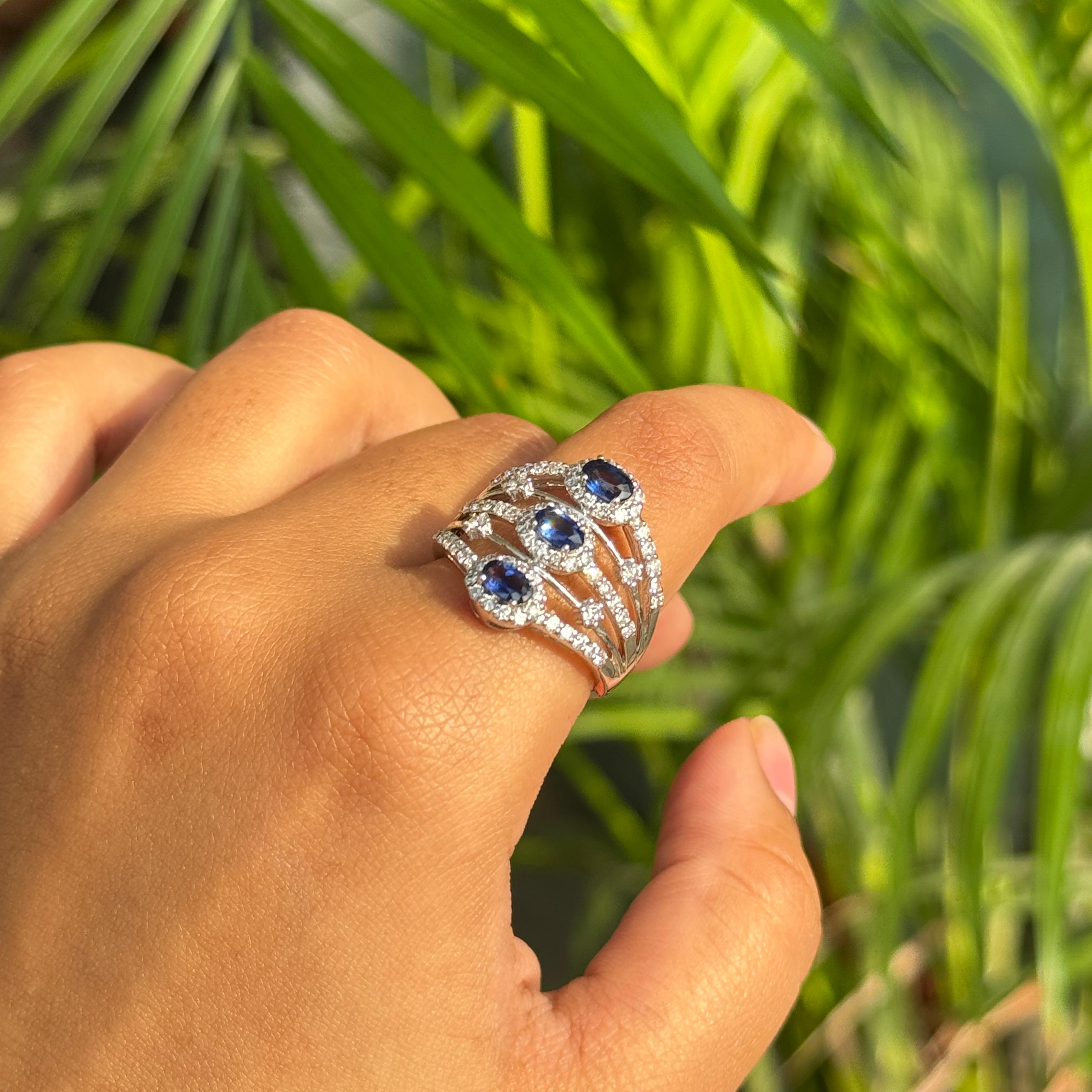 Im Angebot: 1Kt Blauer Saphir & Diamant Multi-Band Cocktail Ring in 14K Weißgold Schmuck () 8