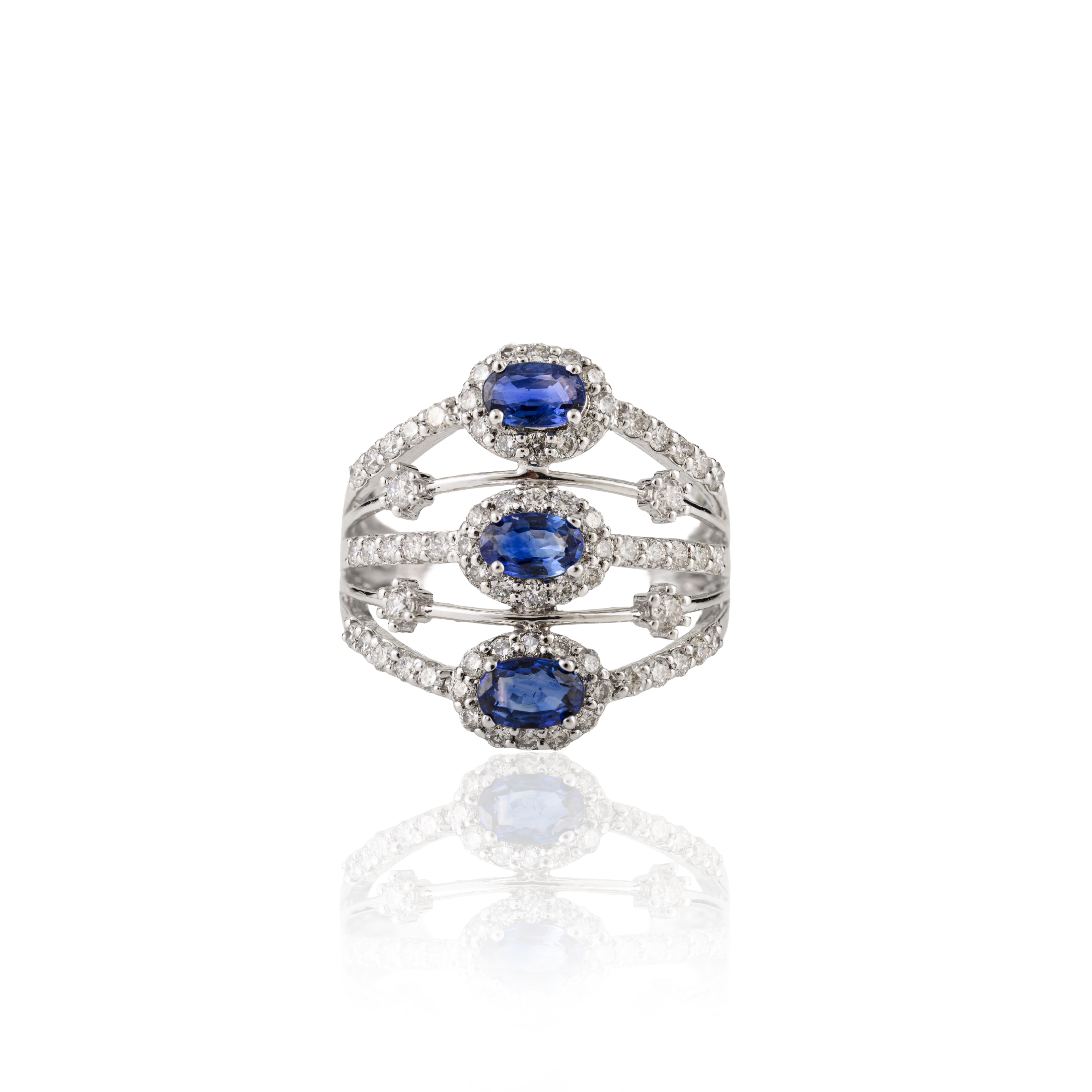 Im Angebot: 1Kt Blauer Saphir & Diamant Multi-Band Cocktail Ring in 14K Weißgold Schmuck () 9