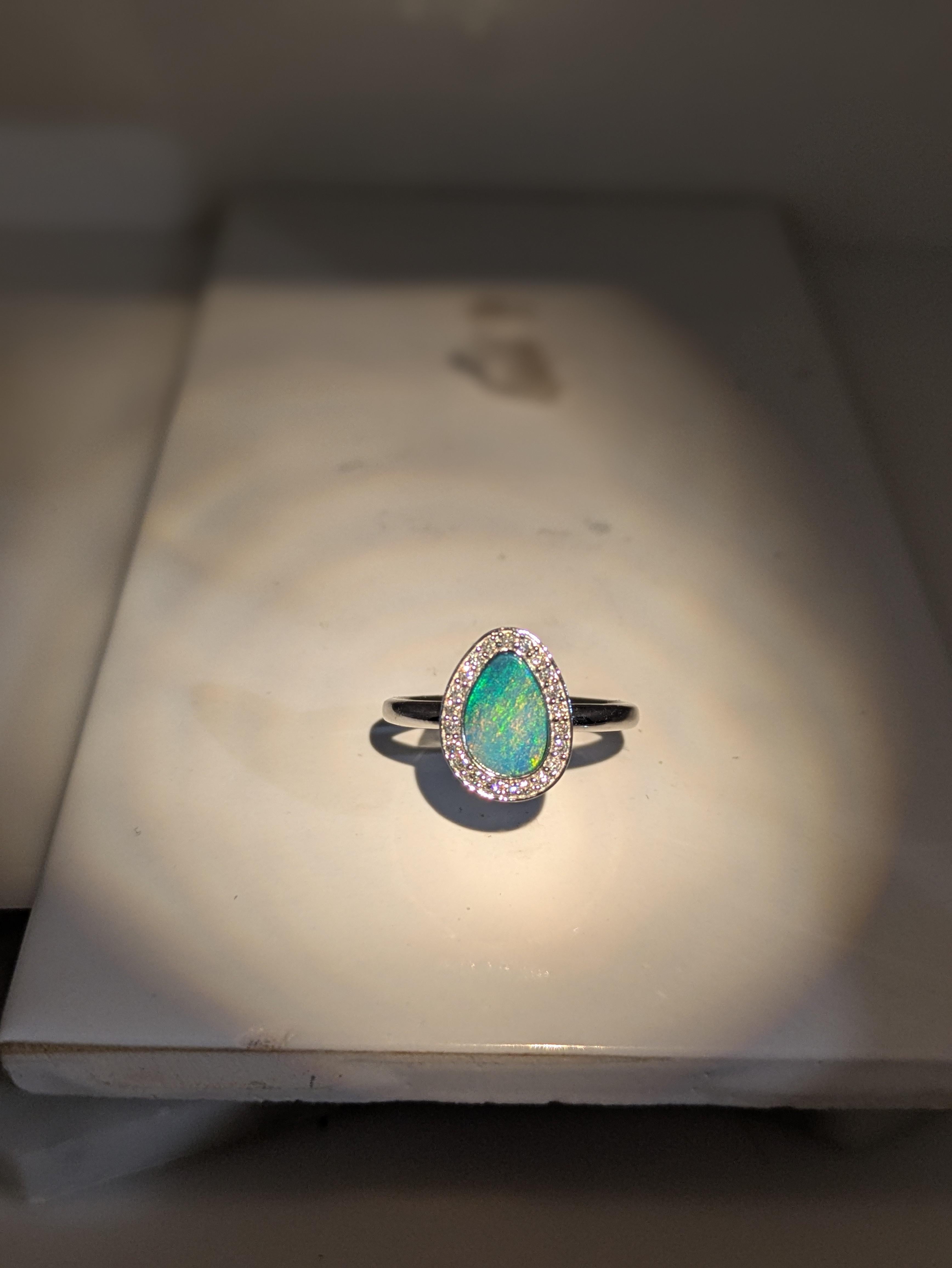 Contemporary 1ct Boulder Opal Ring w Diamond Accents in 14K Gold  Fancy Shape 9x7mm For Sale