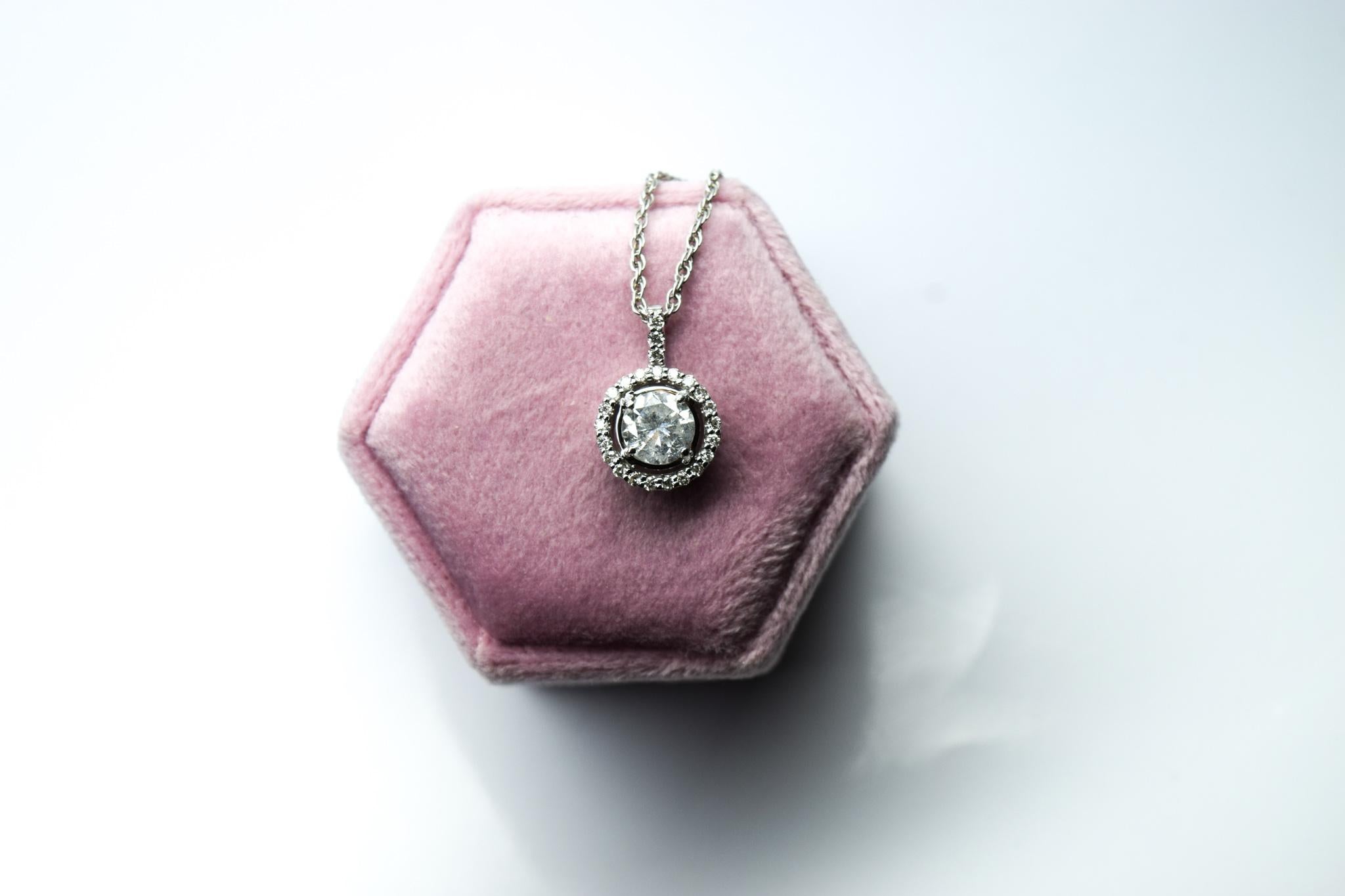 1ct Center Diamond pendant necklace 14KT gold halo diamond necklace In New Condition For Sale In Boca Raton, FL