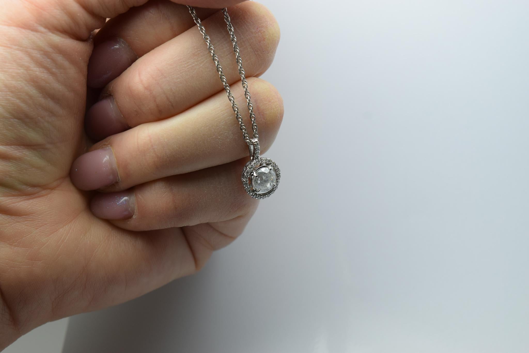 1ct Center Diamond pendant necklace 14KT gold halo diamond necklace For Sale 1