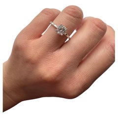 Used 1ct Diamond engagement ring 14KT white gold minimal classical diamond ring