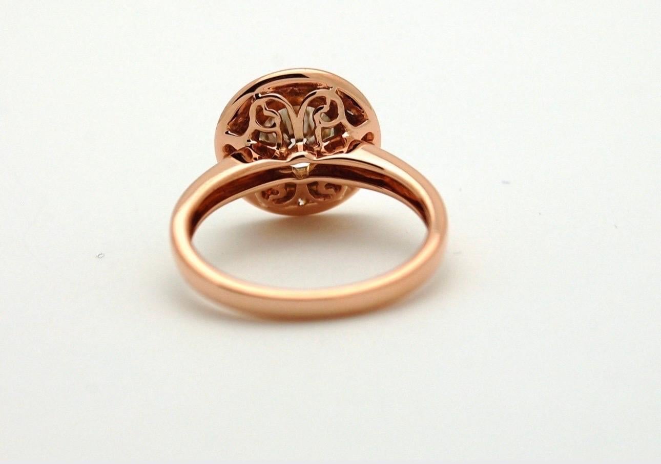 Taglio brillante Anello di fidanzamento con diamante da 1 carato in oro rosa 18KT Anello di matrimonio con diamante a forma di aureola in vendita