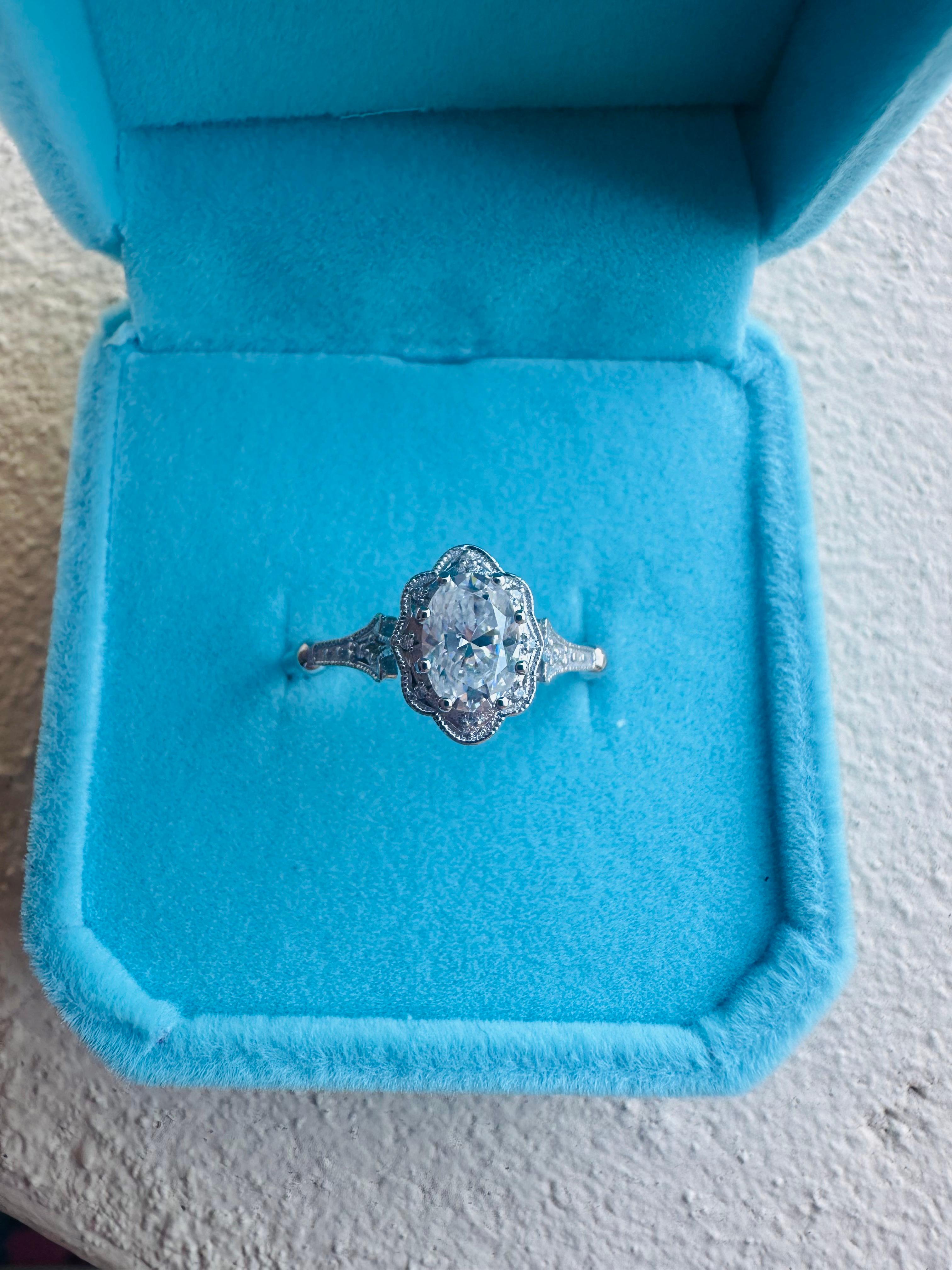 Women's or Men's 1ct Diamond engagement ring Victorian style ring platinum For Sale