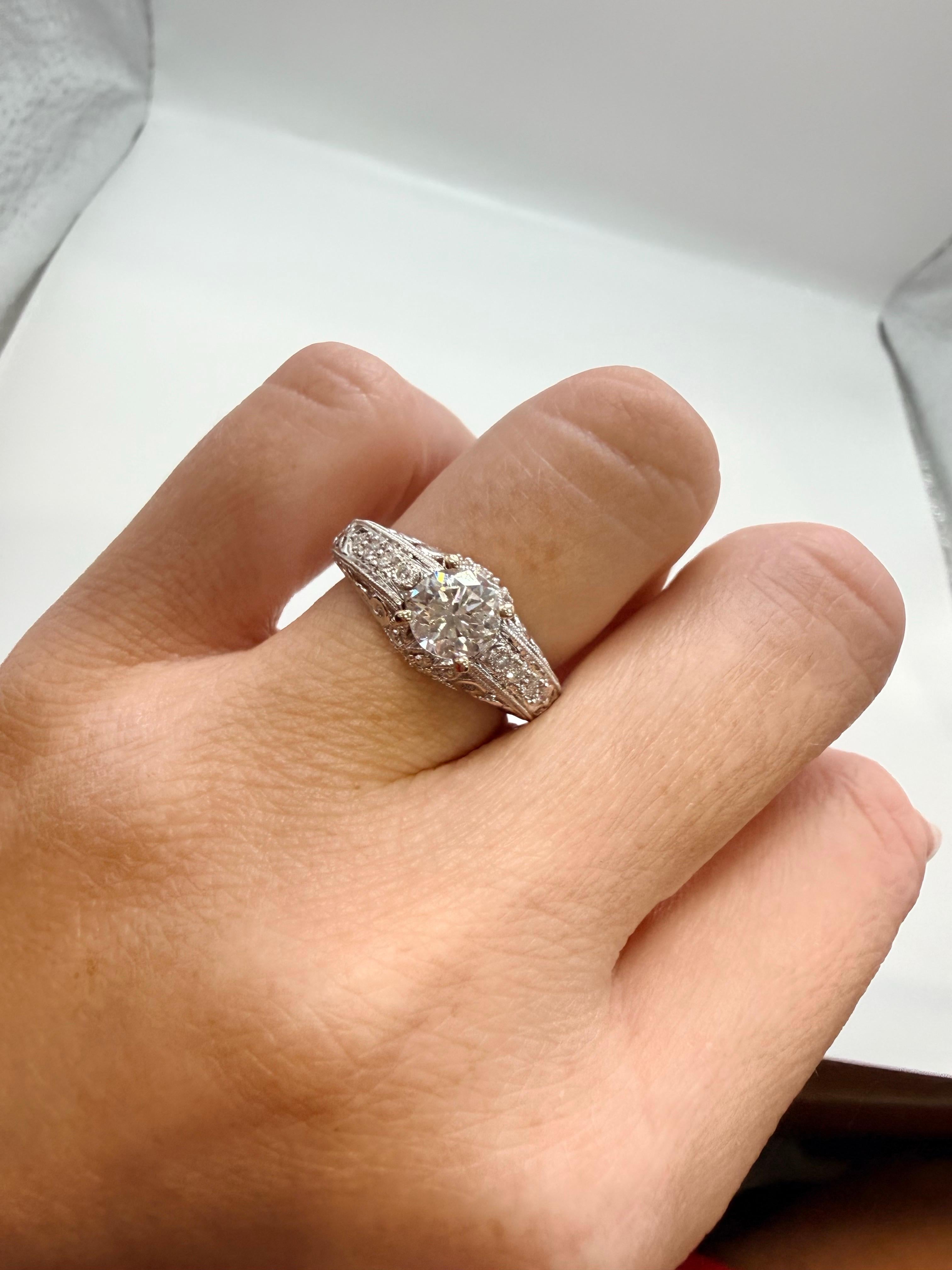 1ct Diamant-Verlobungsring Vintage-Stil Handarbeit Handwerkskunst 18KT Gold im Zustand „Neu“ im Angebot in Boca Raton, FL