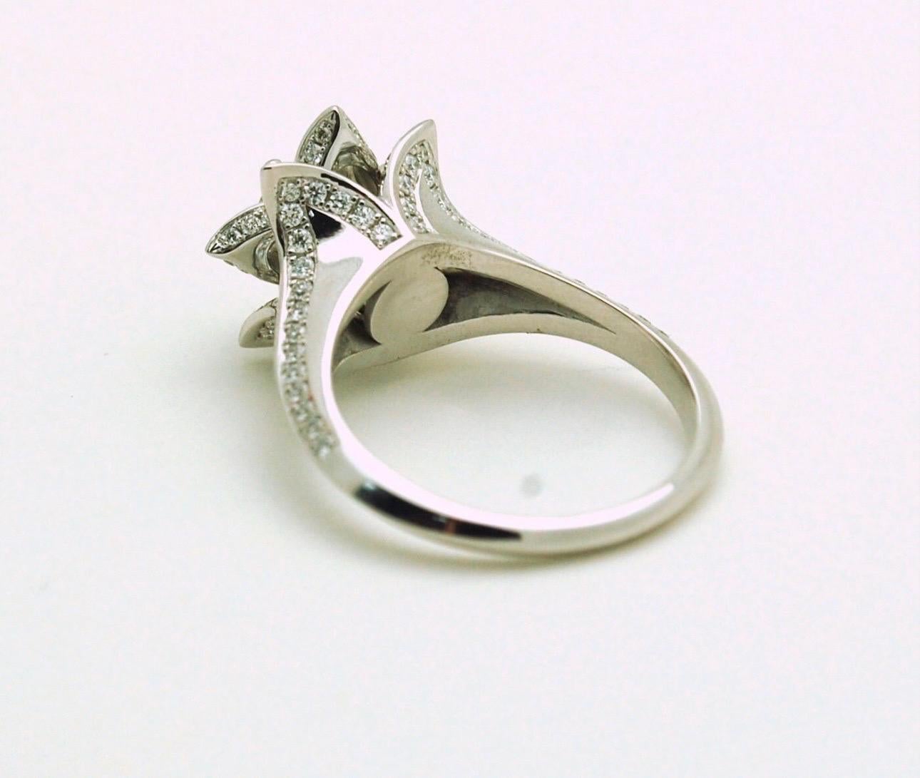 1ct diamond ring floral engagement ring rose diamond ring Fine diamond ring In New Condition For Sale In Boca Raton, FL