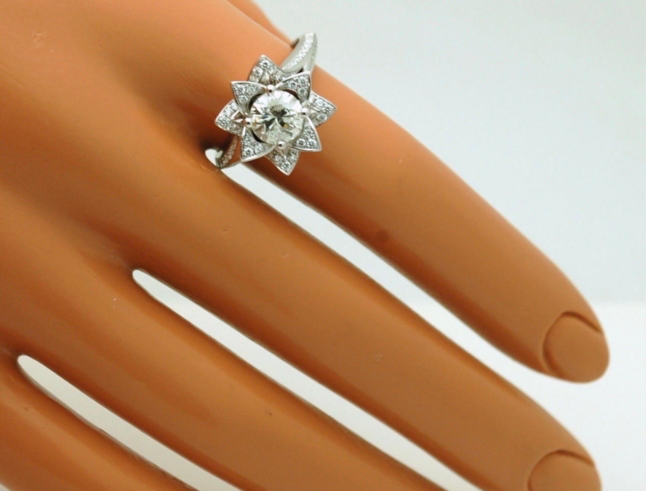 Women's or Men's 1ct diamond ring floral engagement ring rose diamond ring Fine diamond ring For Sale